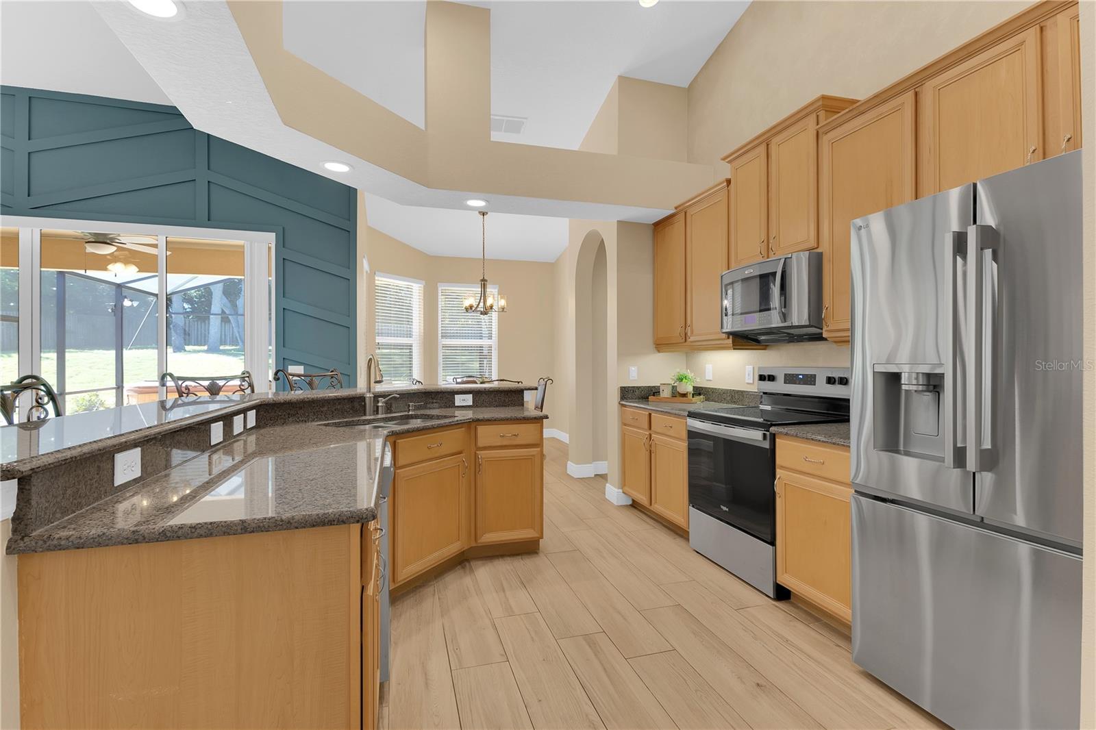 Image 13 of 57 For 657 Mount Stirling Avenue