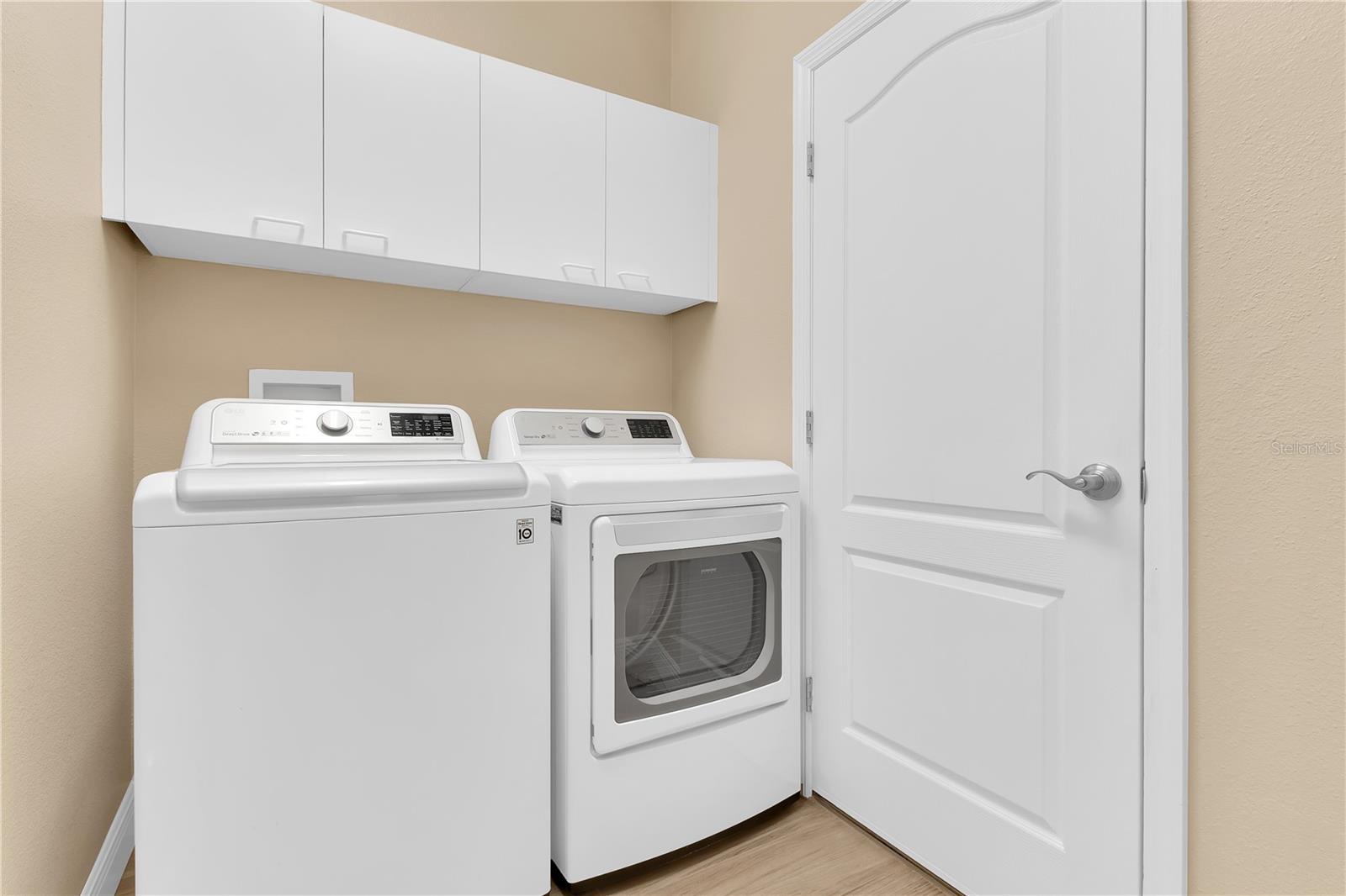 Image 17 of 57 For 657 Mount Stirling Avenue