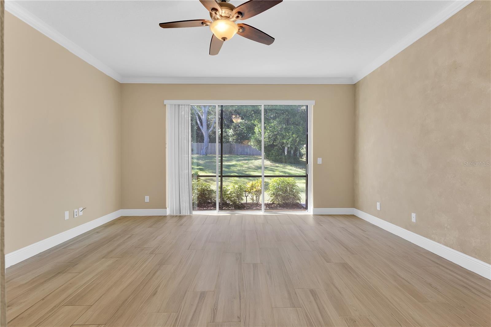 Image 22 of 57 For 657 Mount Stirling Avenue