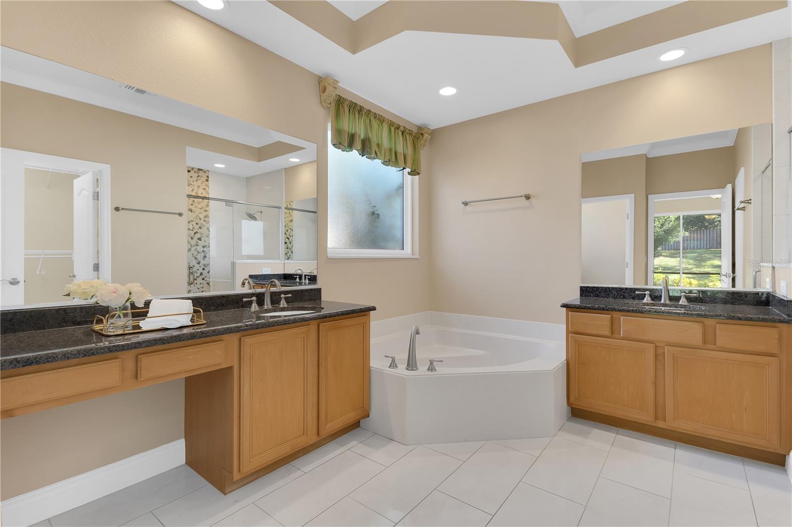 Image 23 of 57 For 657 Mount Stirling Avenue