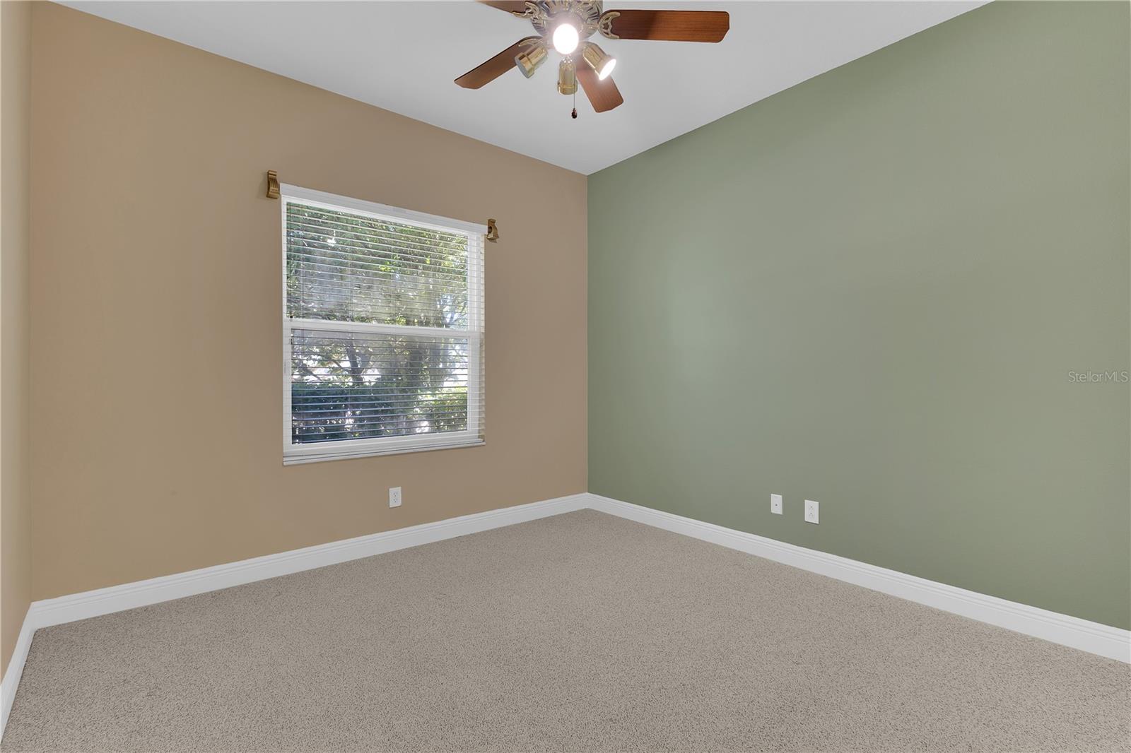 Image 26 of 57 For 657 Mount Stirling Avenue