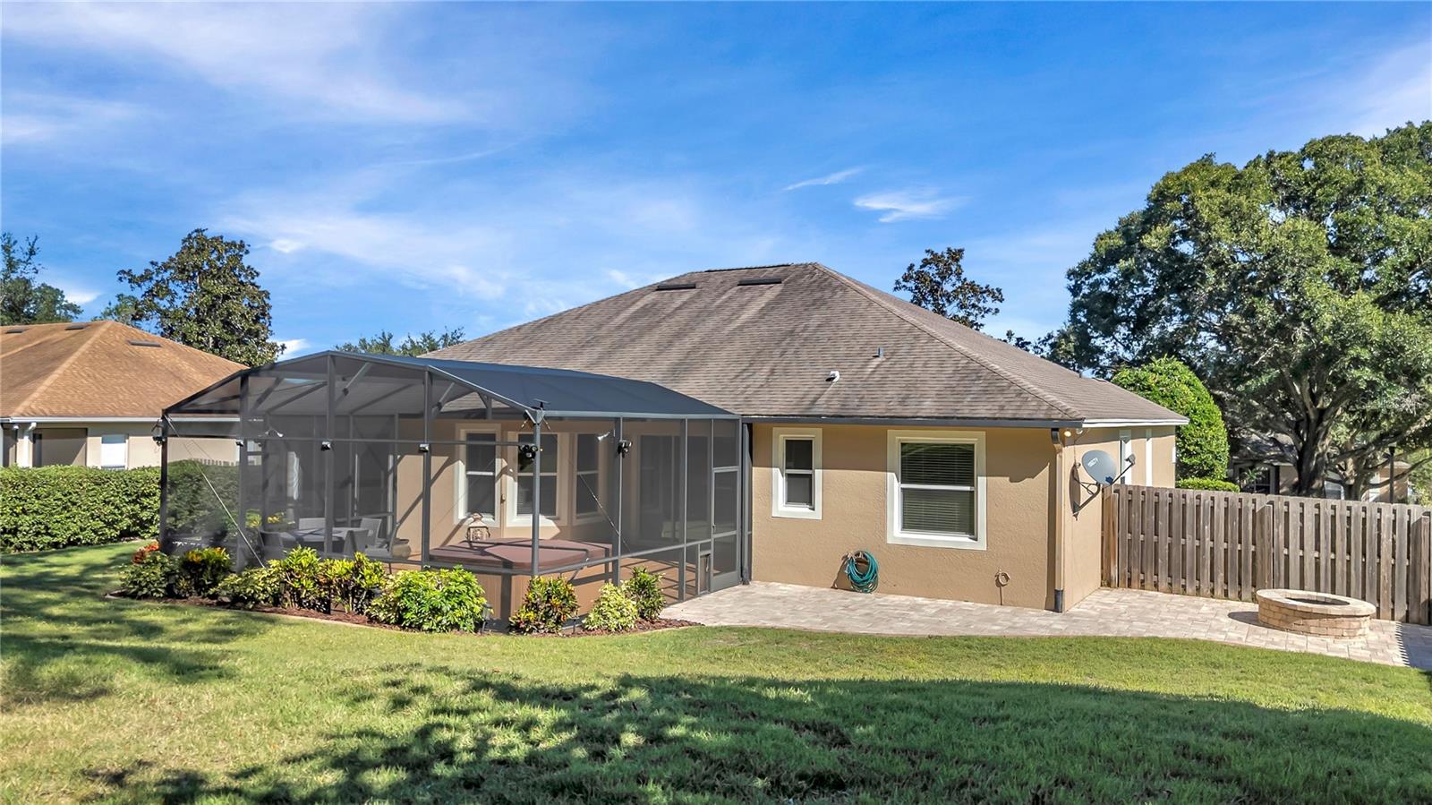 Image 38 of 57 For 657 Mount Stirling Avenue