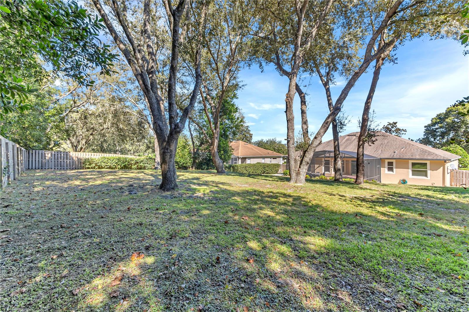 Image 41 of 57 For 657 Mount Stirling Avenue