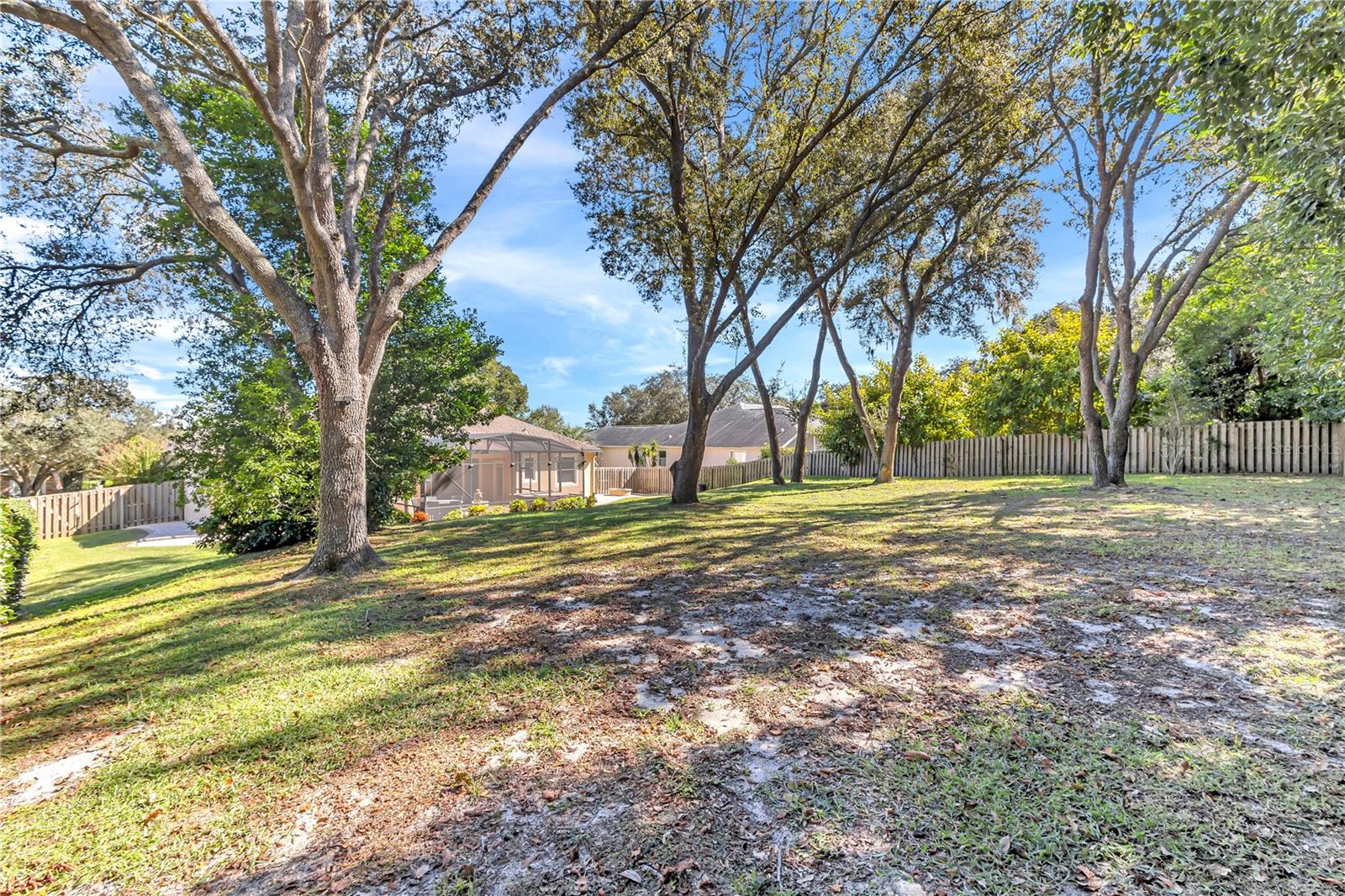 Image 43 of 57 For 657 Mount Stirling Avenue