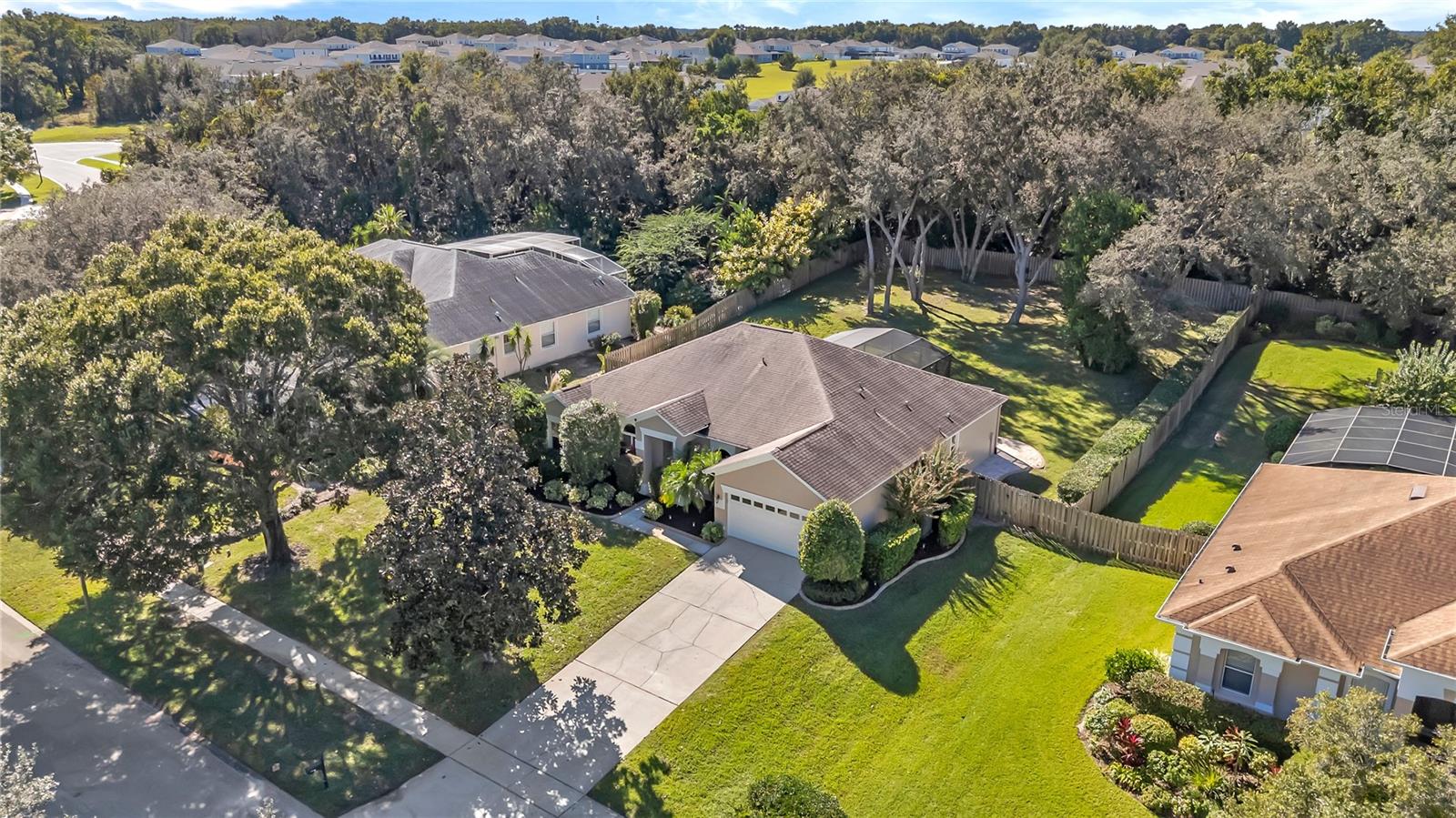 Image 46 of 57 For 657 Mount Stirling Avenue