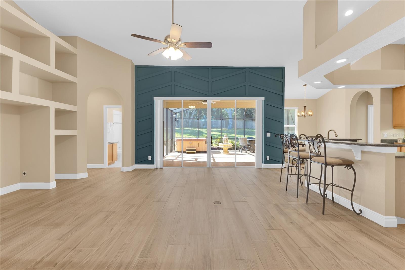 Image 9 of 57 For 657 Mount Stirling Avenue