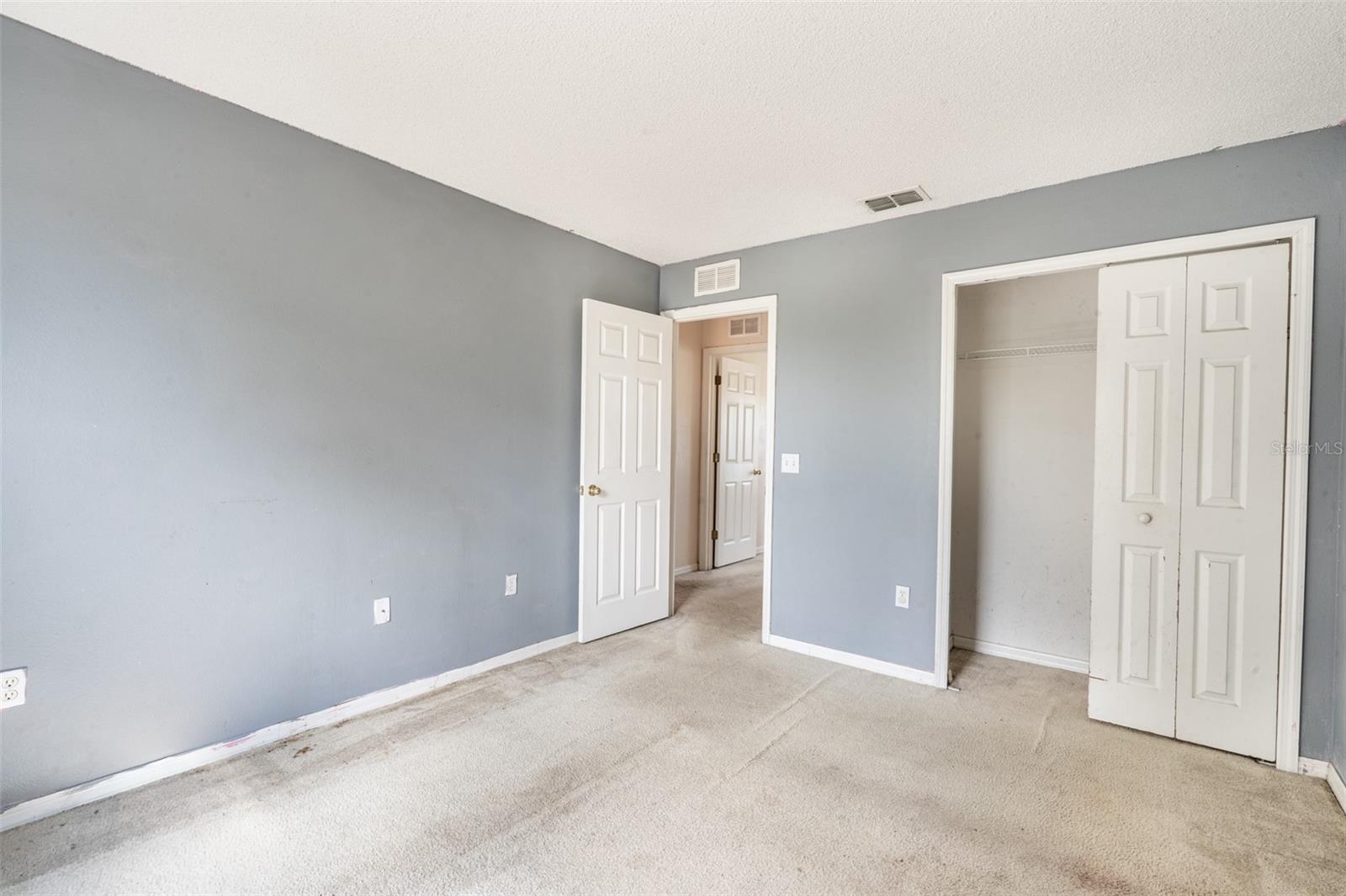 Image 17 of 27 For 5172 Laval Drive