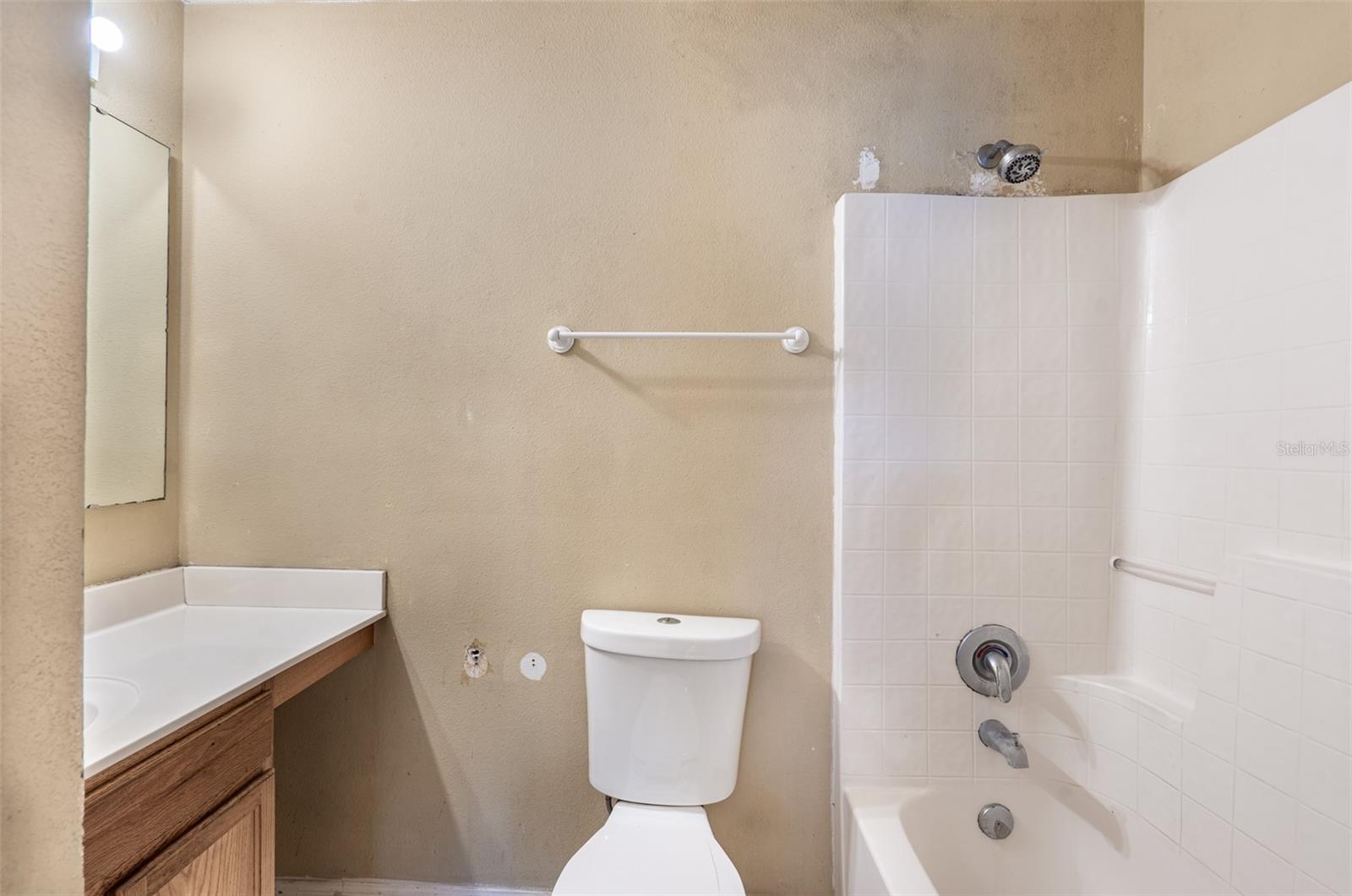 Image 20 of 27 For 5172 Laval Drive