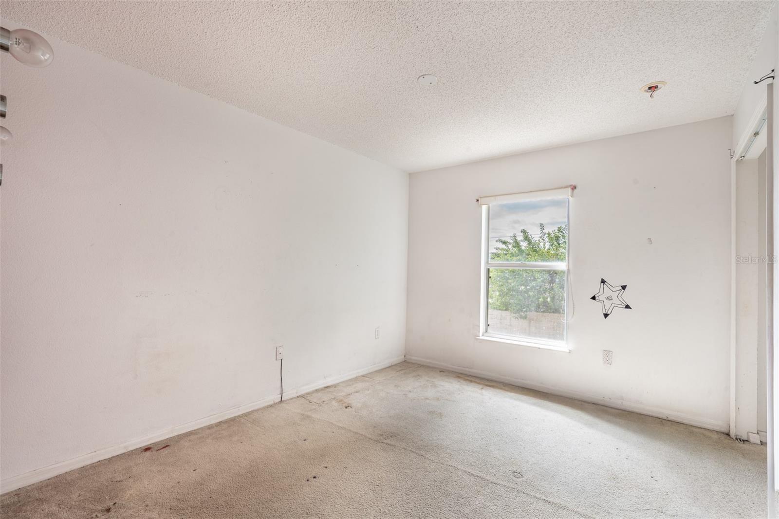 Image 21 of 27 For 5172 Laval Drive