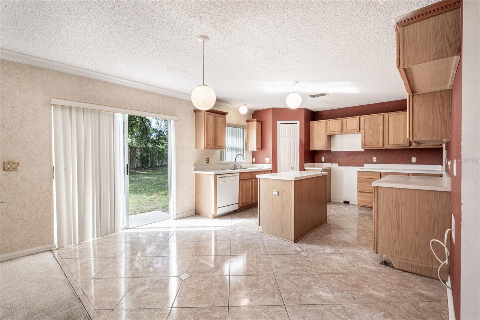 Image 7 of 27 For 5172 Laval Drive