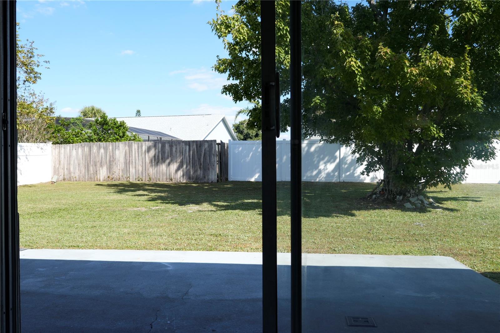 Image 23 of 30 For 12035 Saffron Court