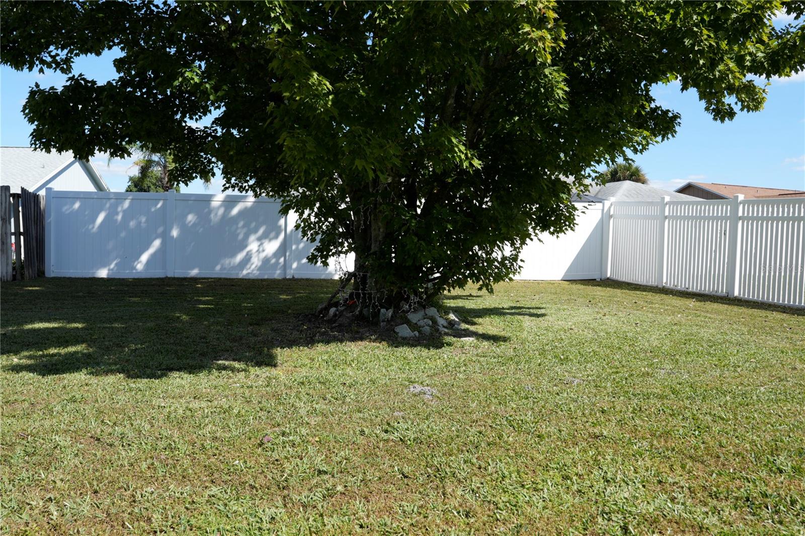 Image 28 of 30 For 12035 Saffron Court