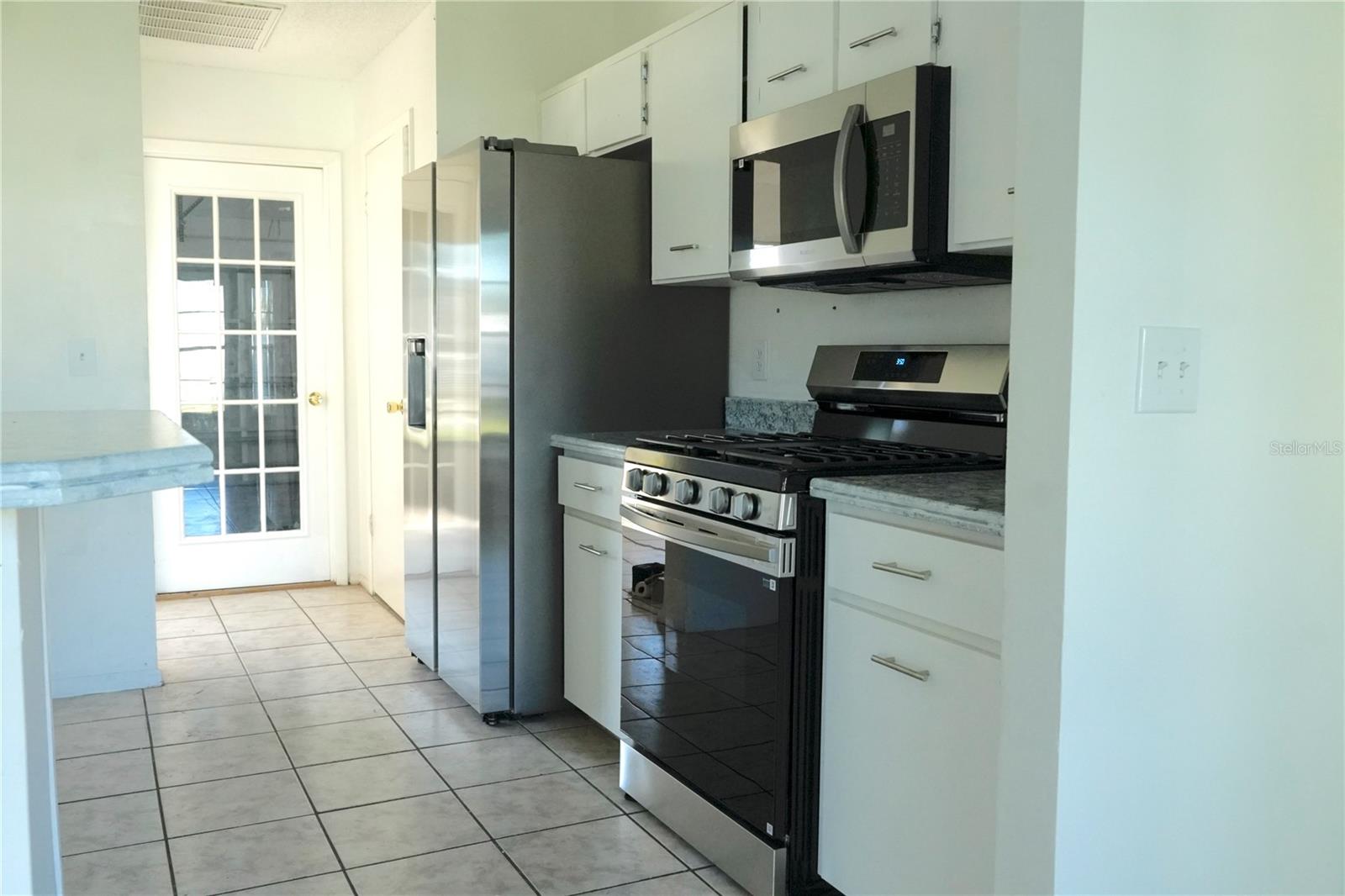 Image 7 of 30 For 12035 Saffron Court