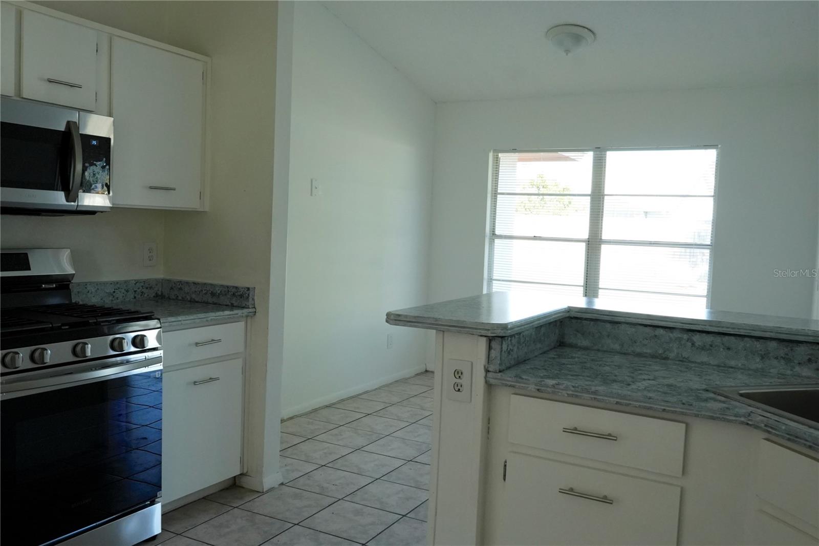 Image 8 of 30 For 12035 Saffron Court