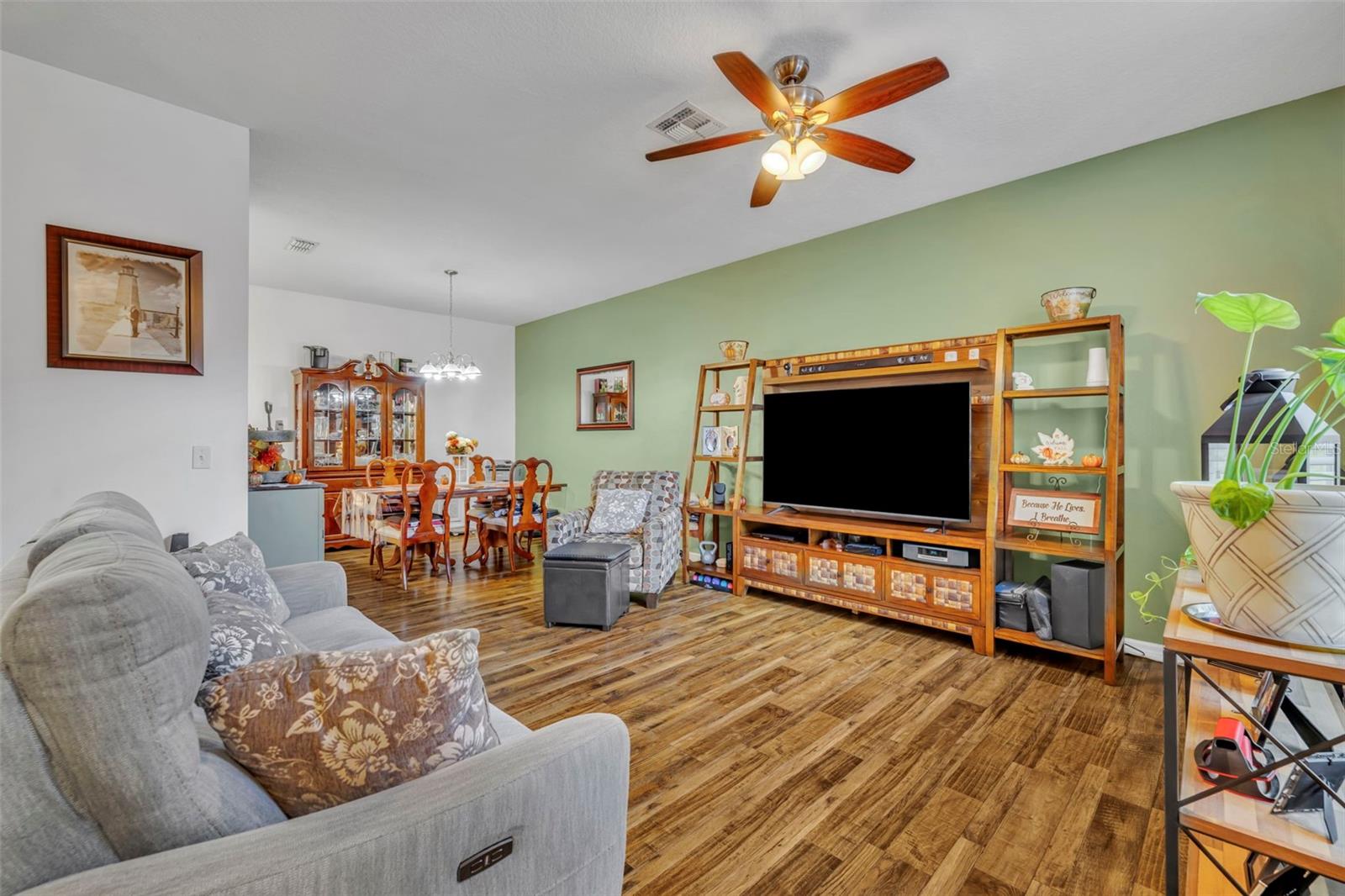 Image 4 of 50 For 1732 Buckeye Falls Way