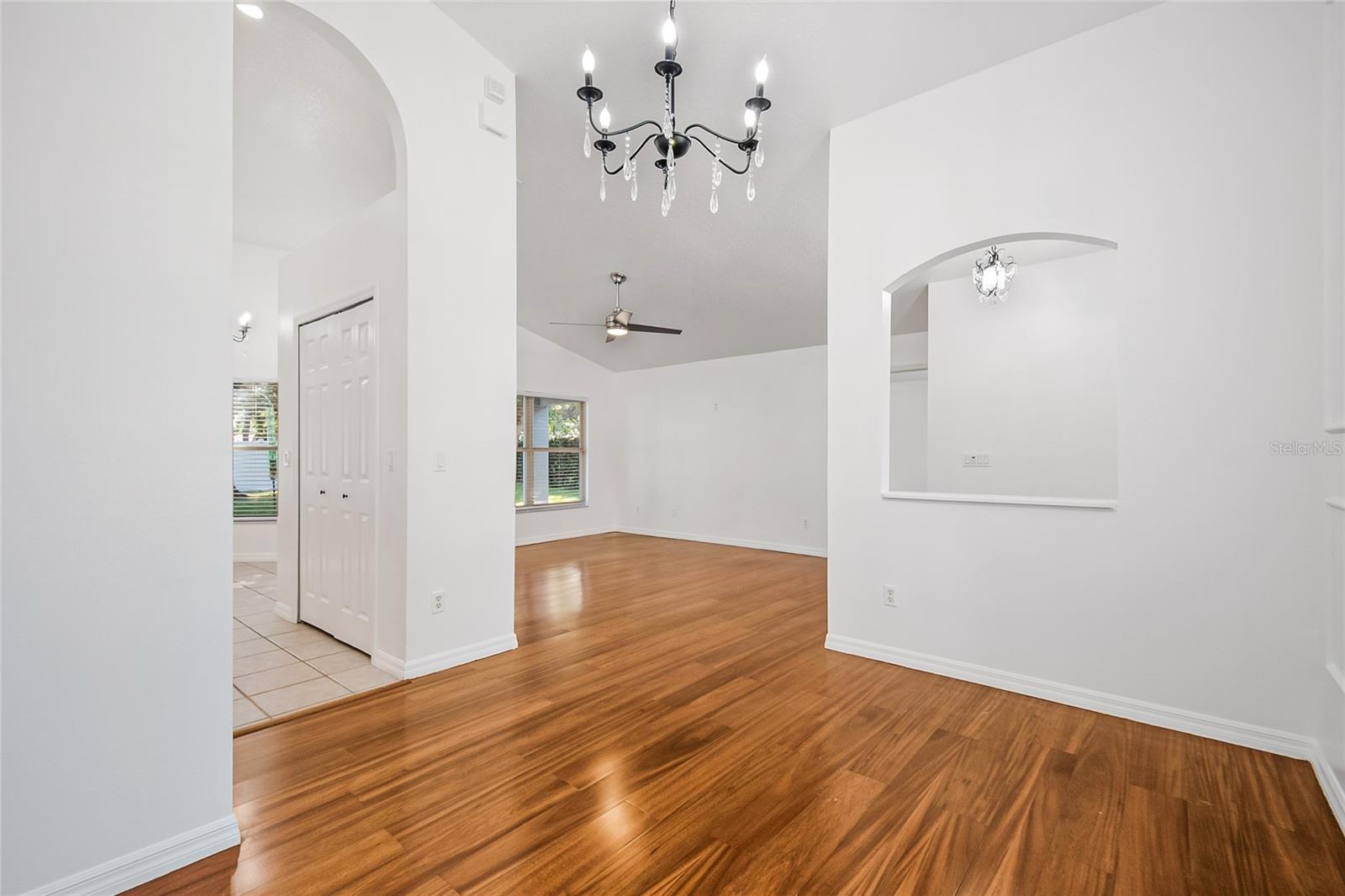 Listing photo id 10 for 2139 Cunard Court