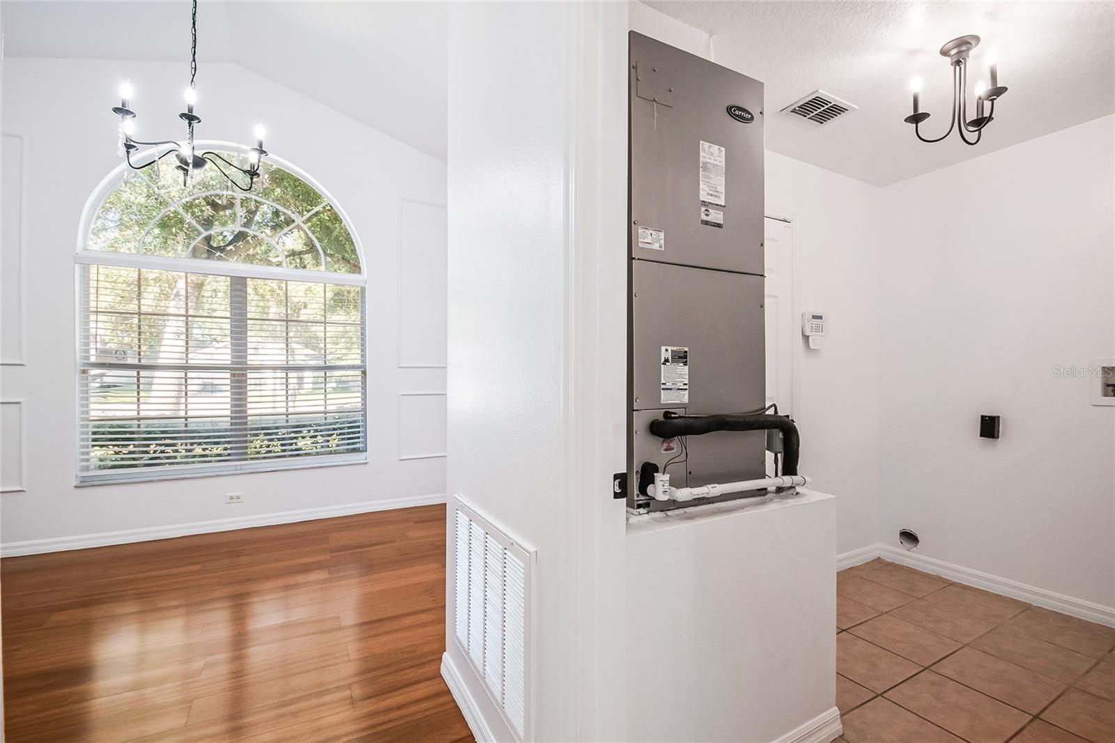 Listing photo id 13 for 2139 Cunard Court