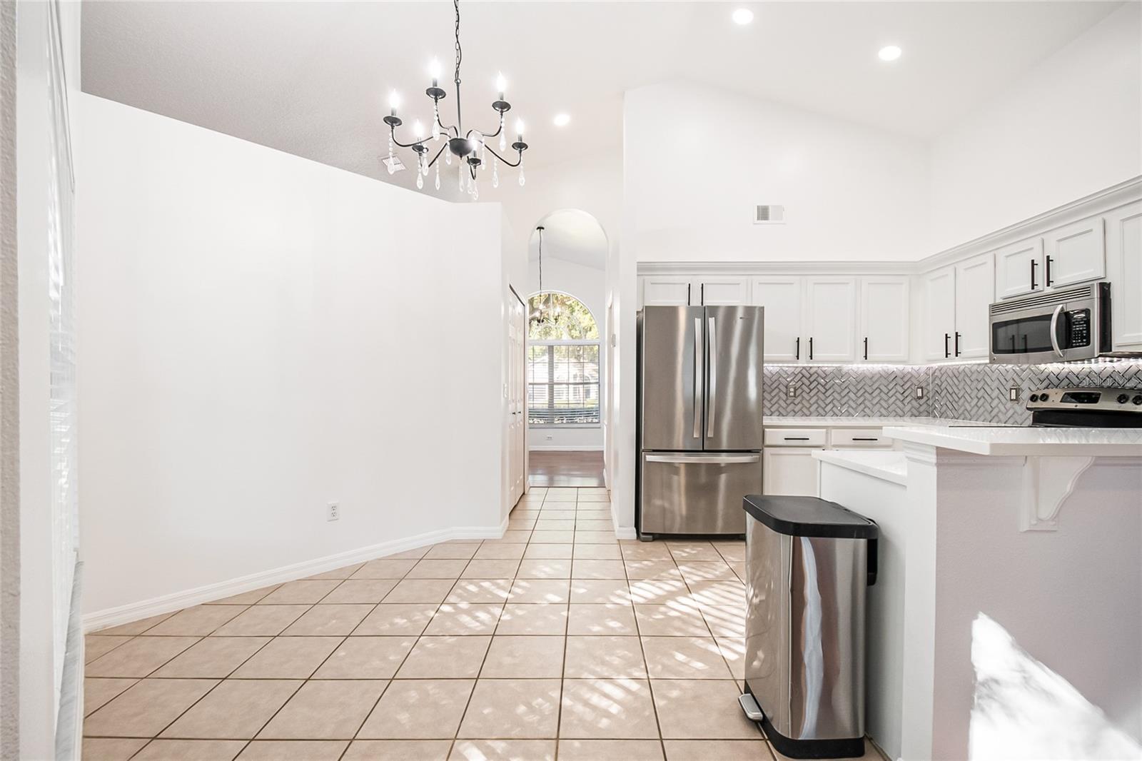 Listing photo id 16 for 2139 Cunard Court