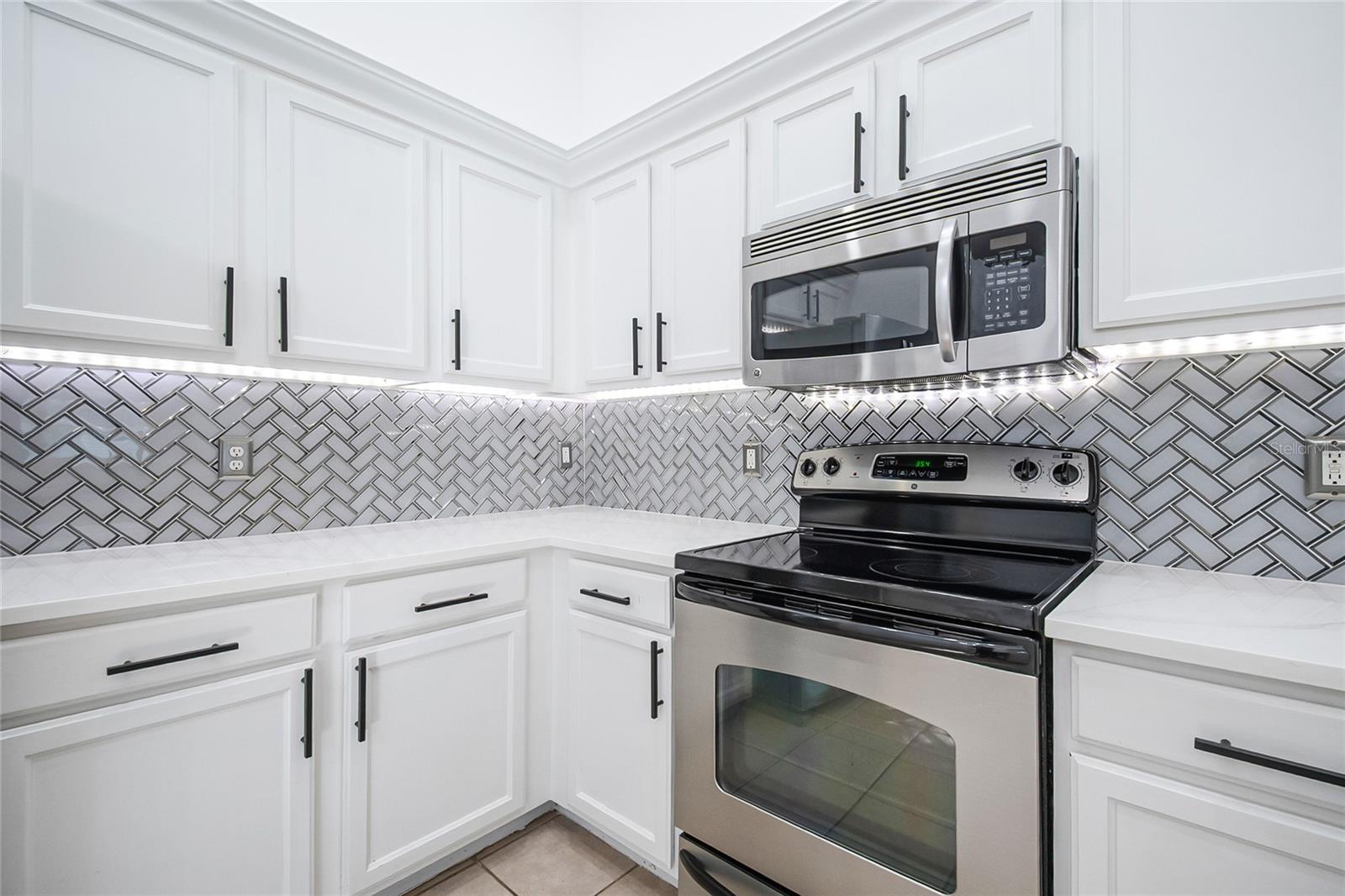 Listing photo id 19 for 2139 Cunard Court