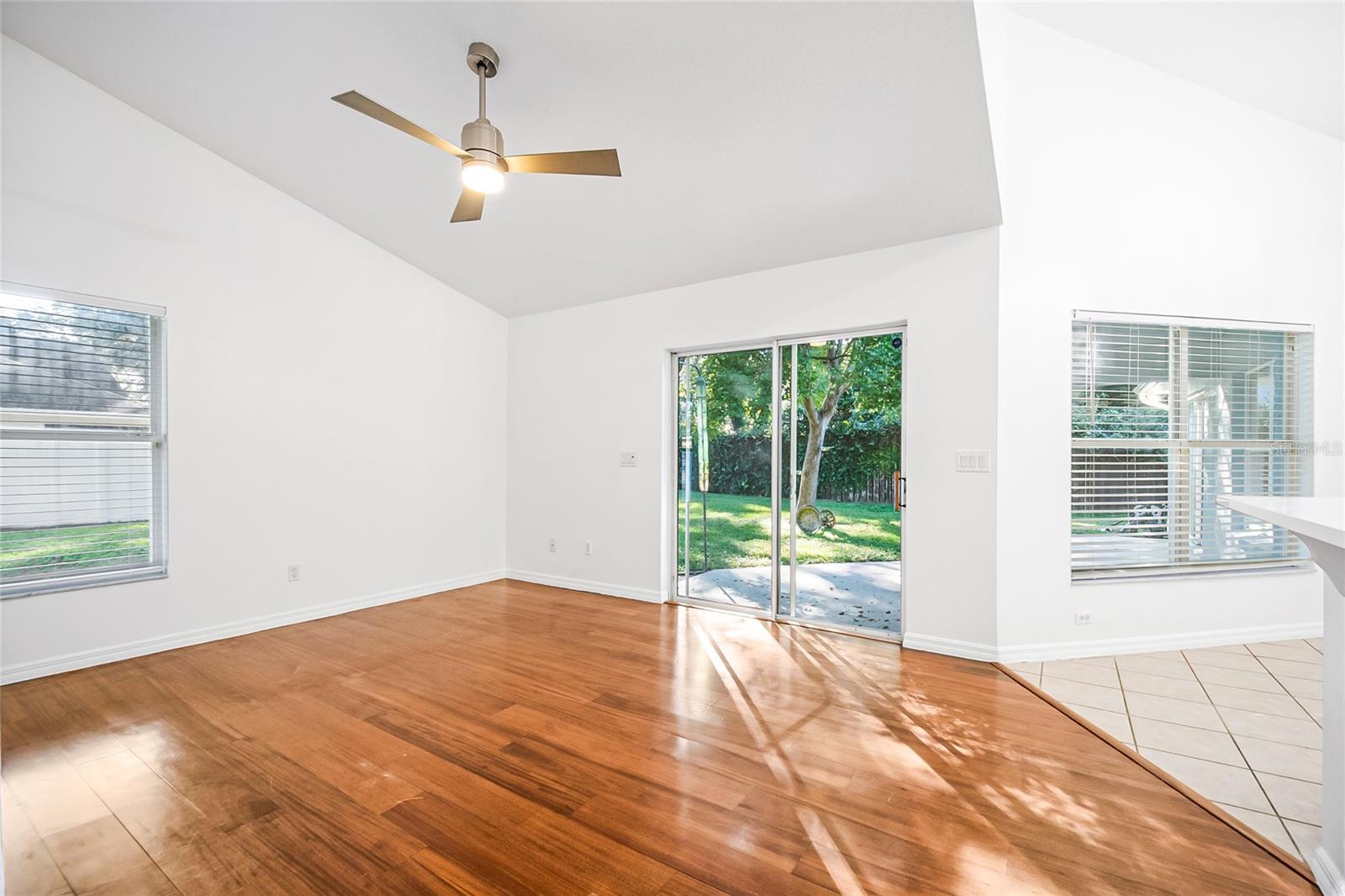 Listing photo id 24 for 2139 Cunard Court