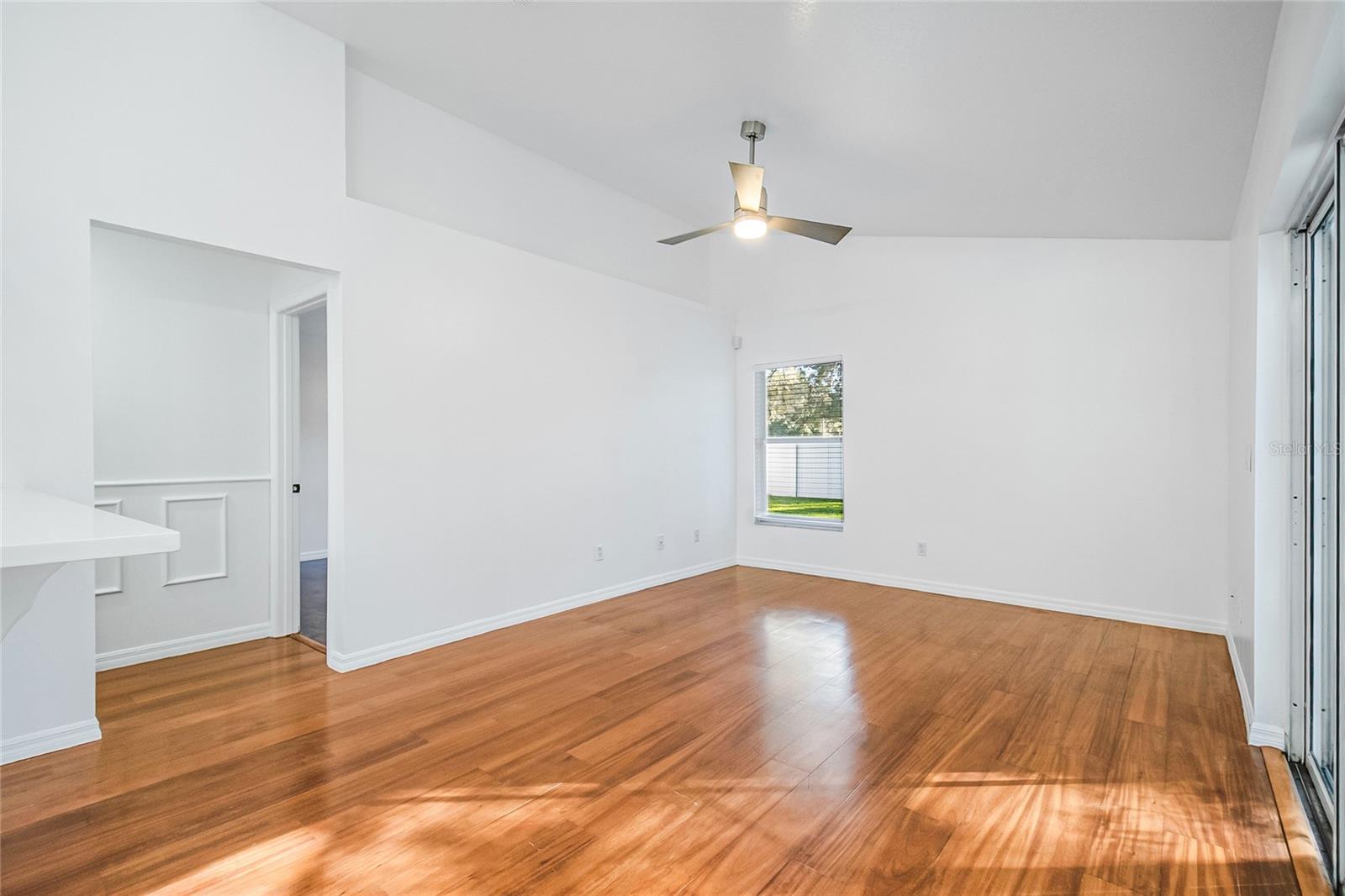 Listing photo id 26 for 2139 Cunard Court