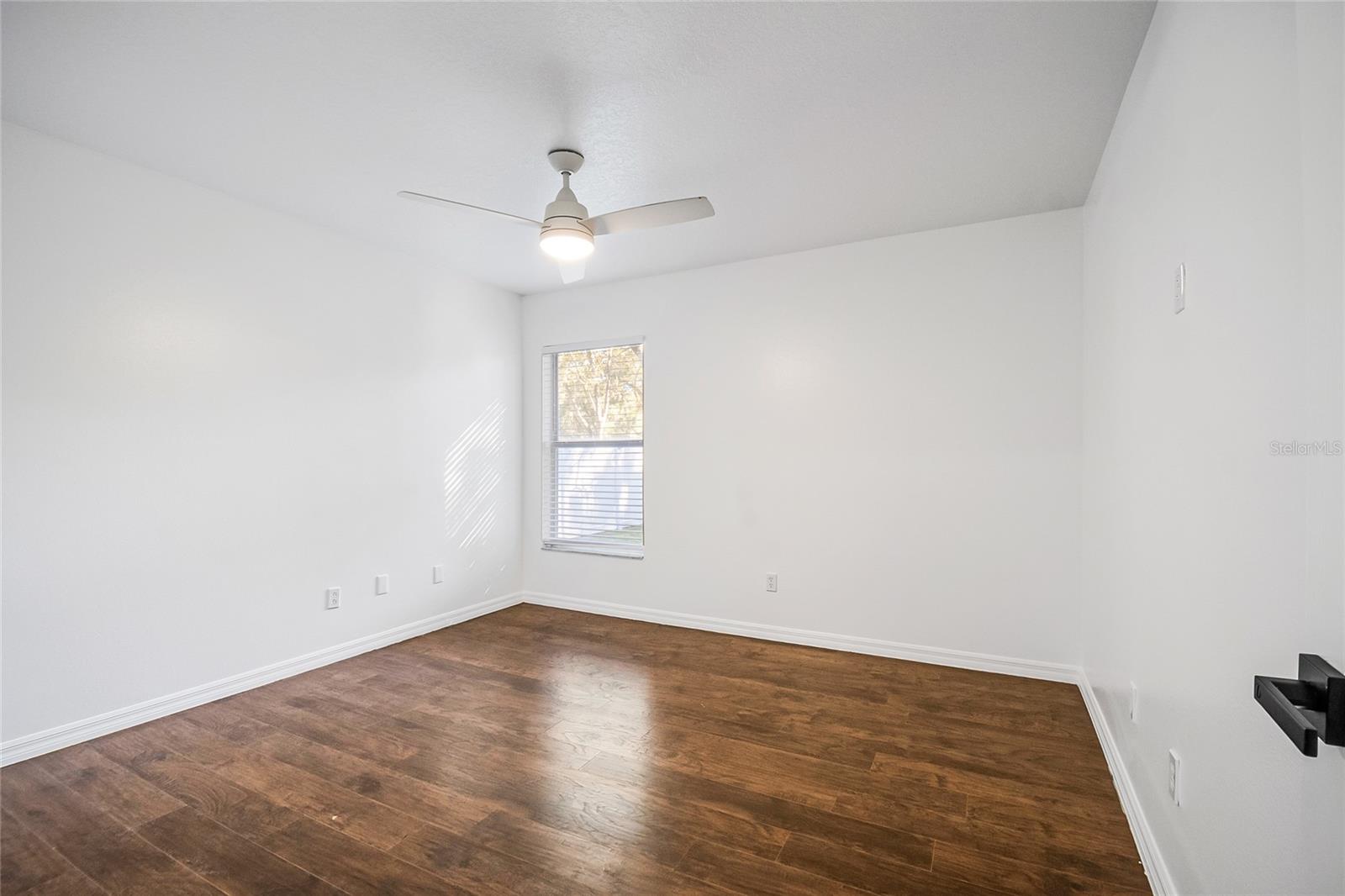 Listing photo id 29 for 2139 Cunard Court