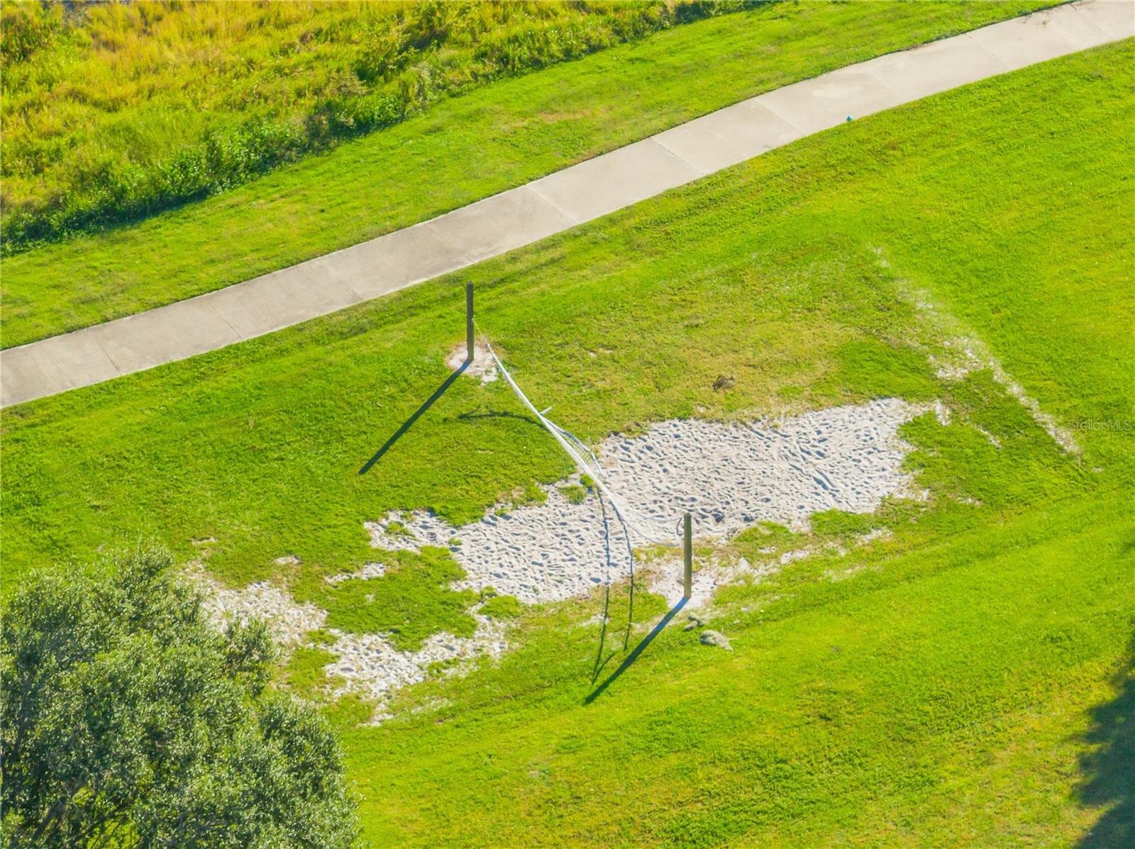 Listing photo id 52 for 2139 Cunard Court