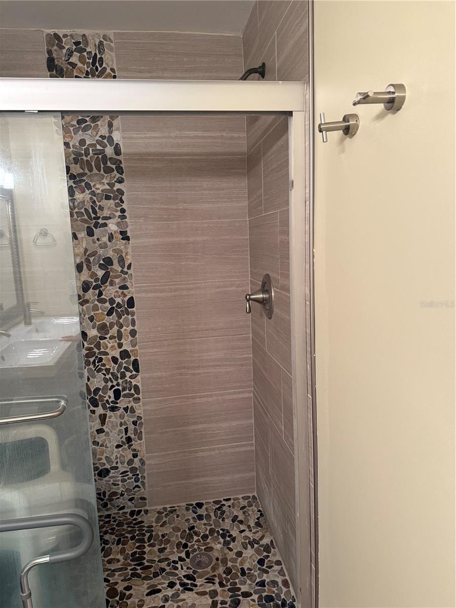 Image 12 of 14 For 1014 Villa Lane 7