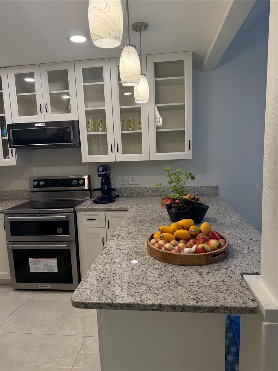 Image 4 of 14 For 1014 Villa Lane 7