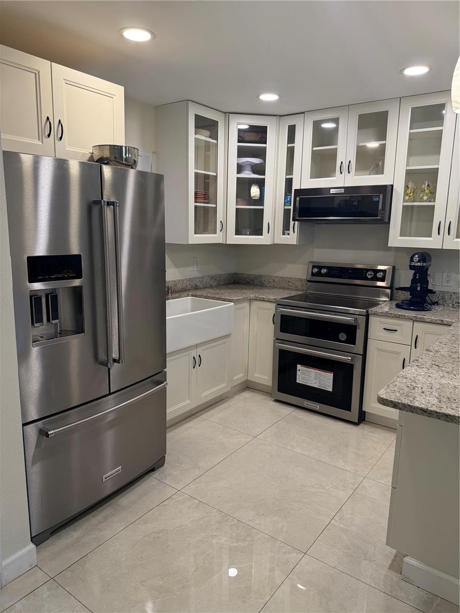 Image 6 of 14 For 1014 Villa Lane 7