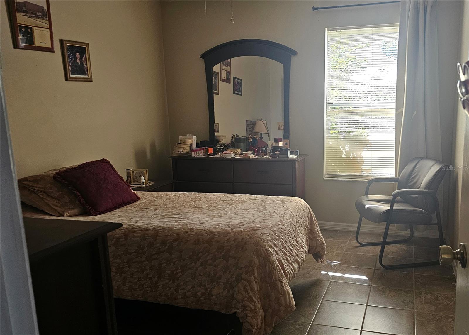 Image 11 of 18 For 9906 Surrey Ridge Road