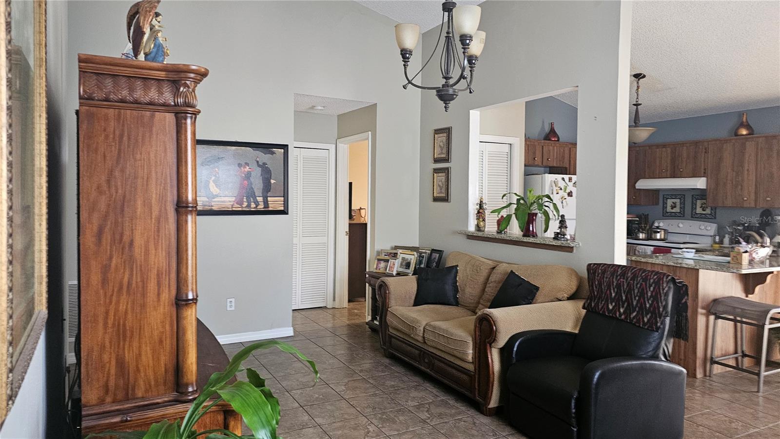 Image 3 of 18 For 9906 Surrey Ridge Road