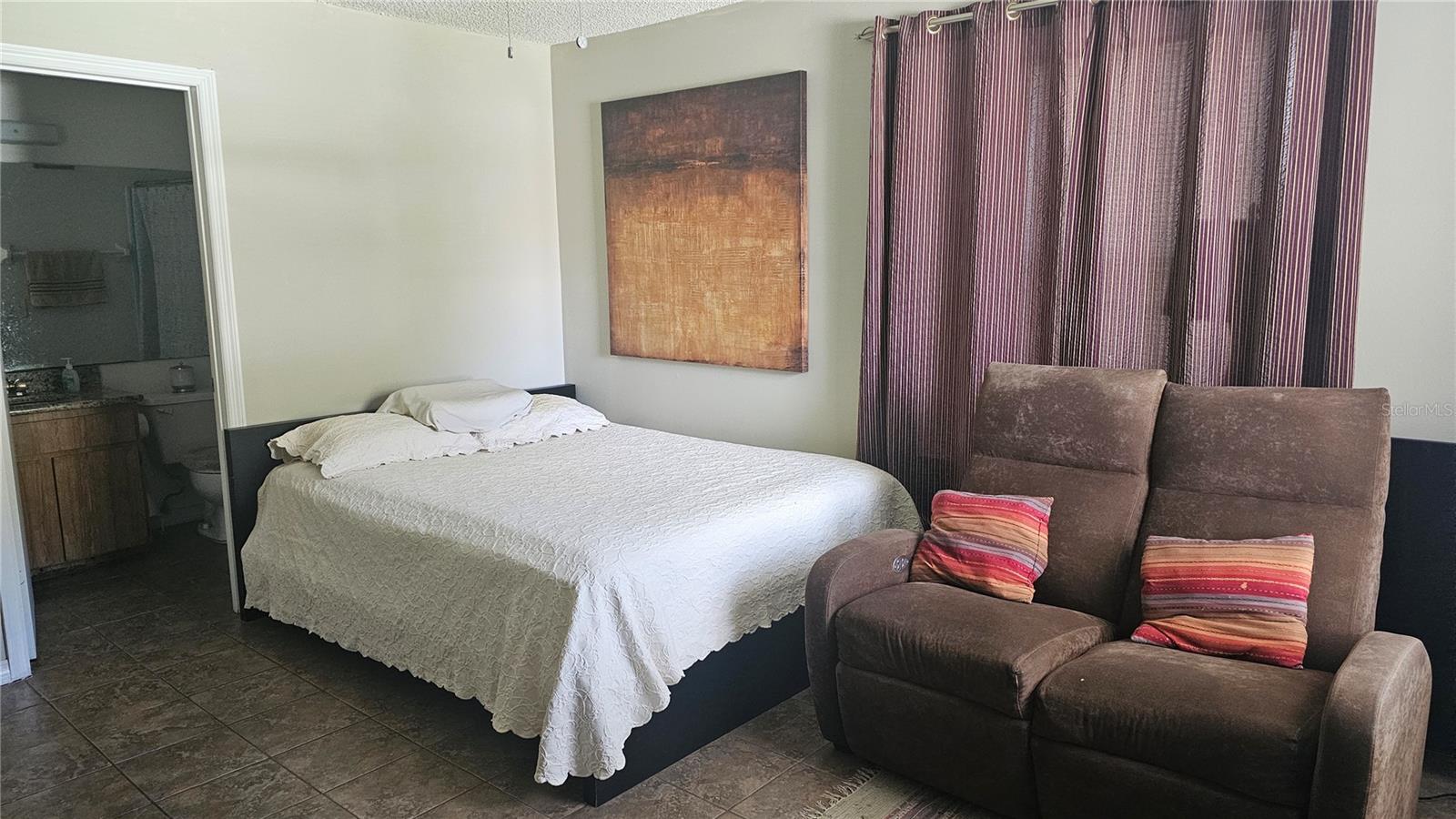 Image 7 of 18 For 9906 Surrey Ridge Road