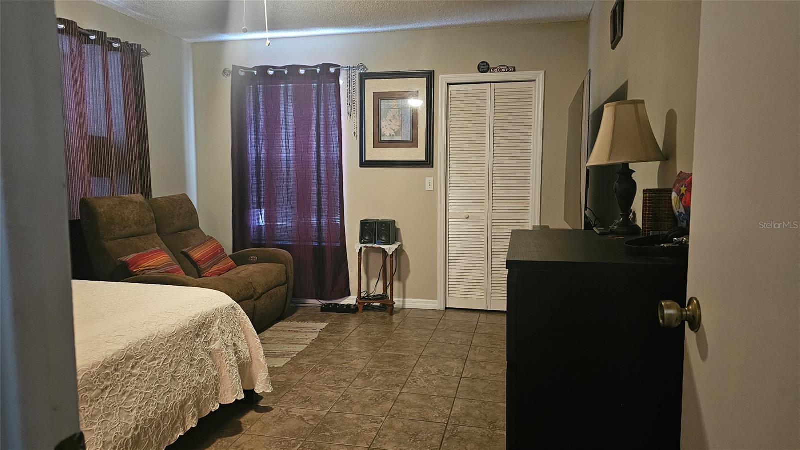 Image 8 of 18 For 9906 Surrey Ridge Road