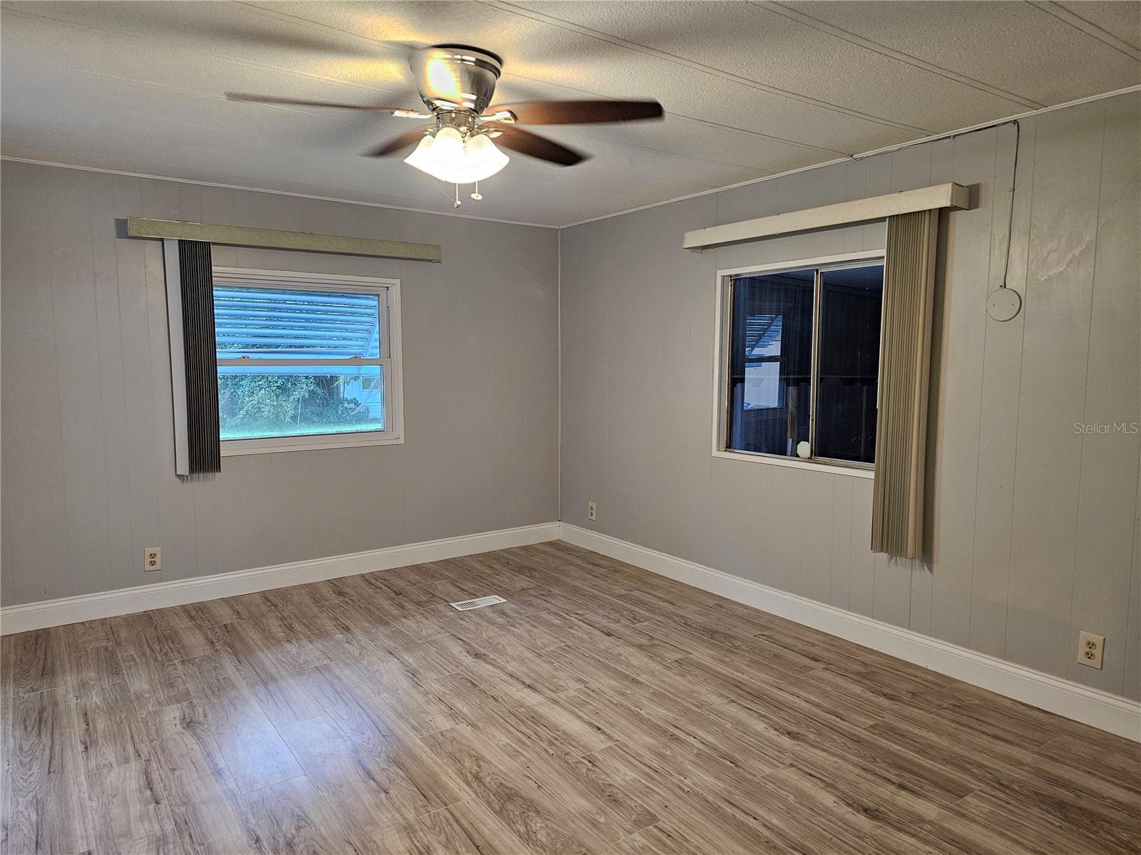 Image 10 of 26 For 354 Ivanhoe Circle