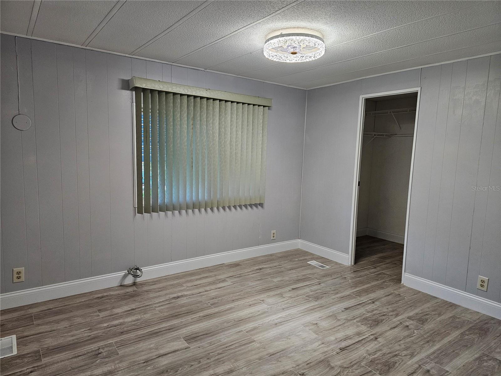 Image 11 of 26 For 354 Ivanhoe Circle