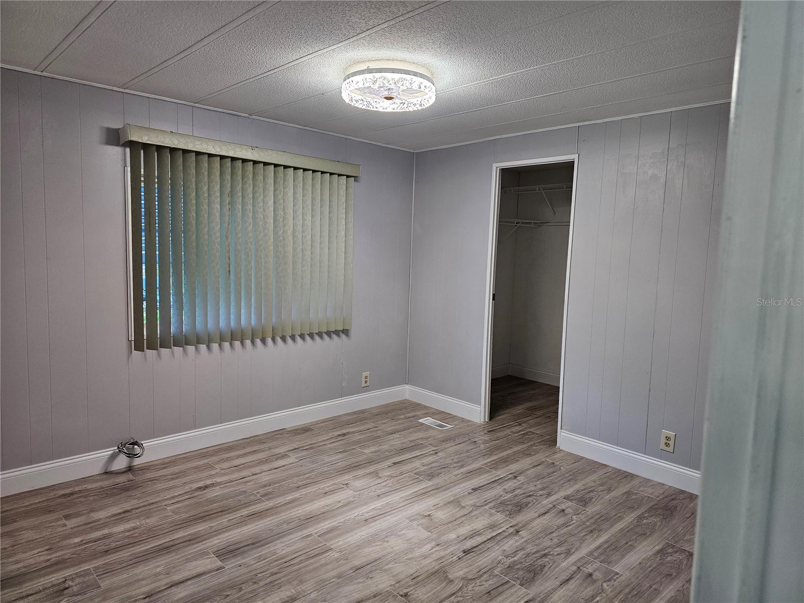 Image 7 of 26 For 354 Ivanhoe Circle