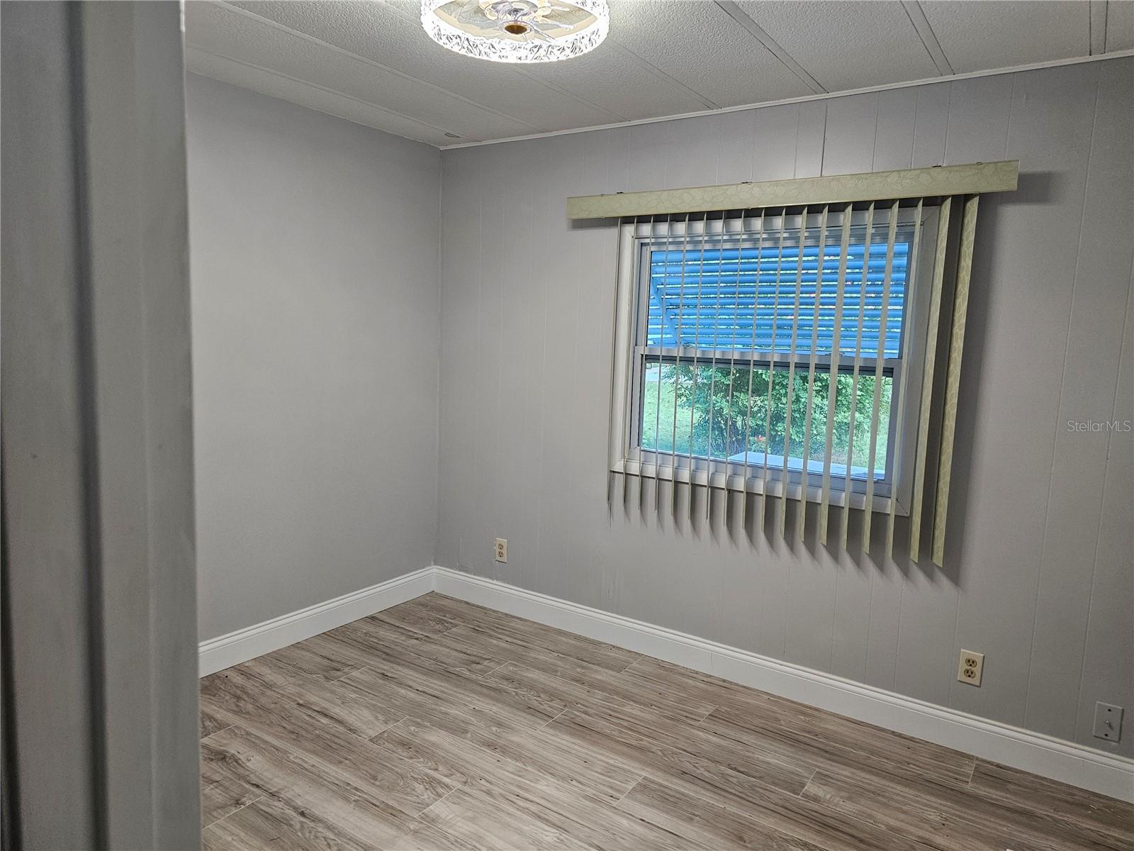 Image 8 of 26 For 354 Ivanhoe Circle