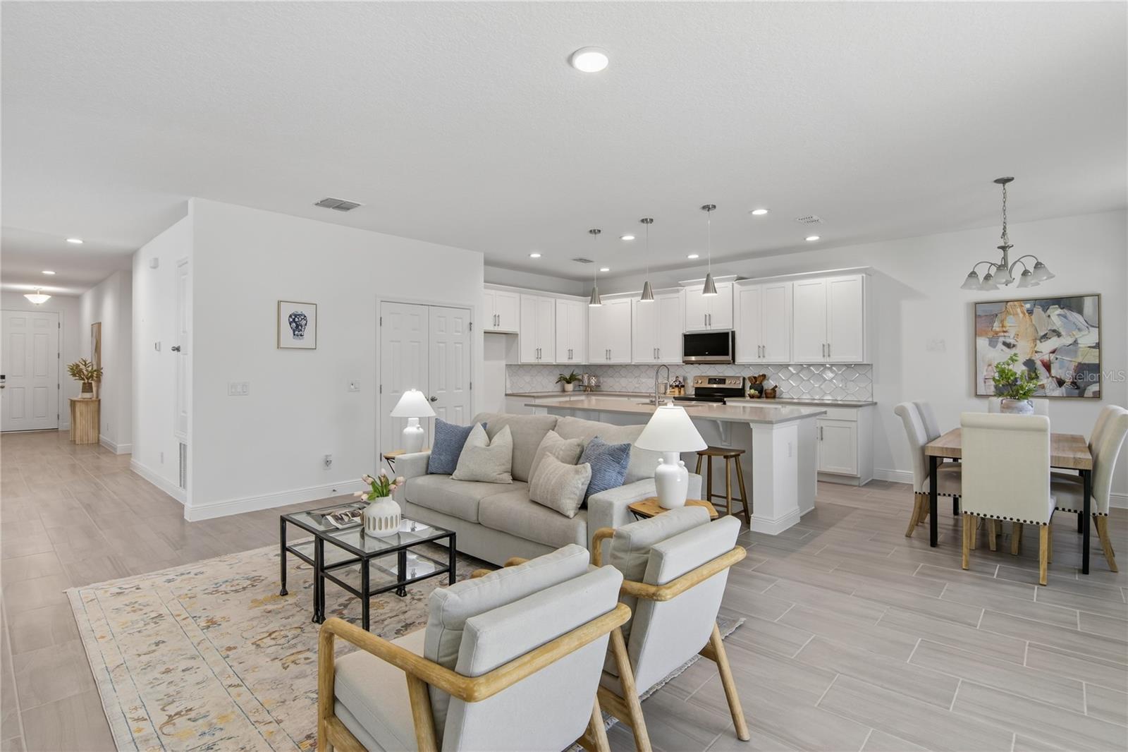 Listing photo id 11 for 7725 Scicli Way