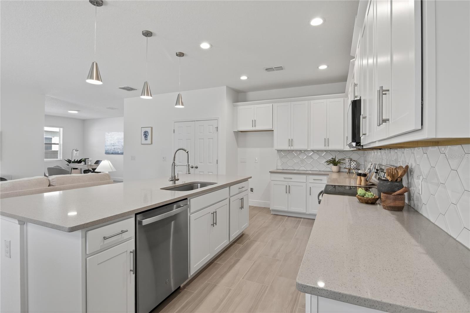 Listing photo id 17 for 7725 Scicli Way