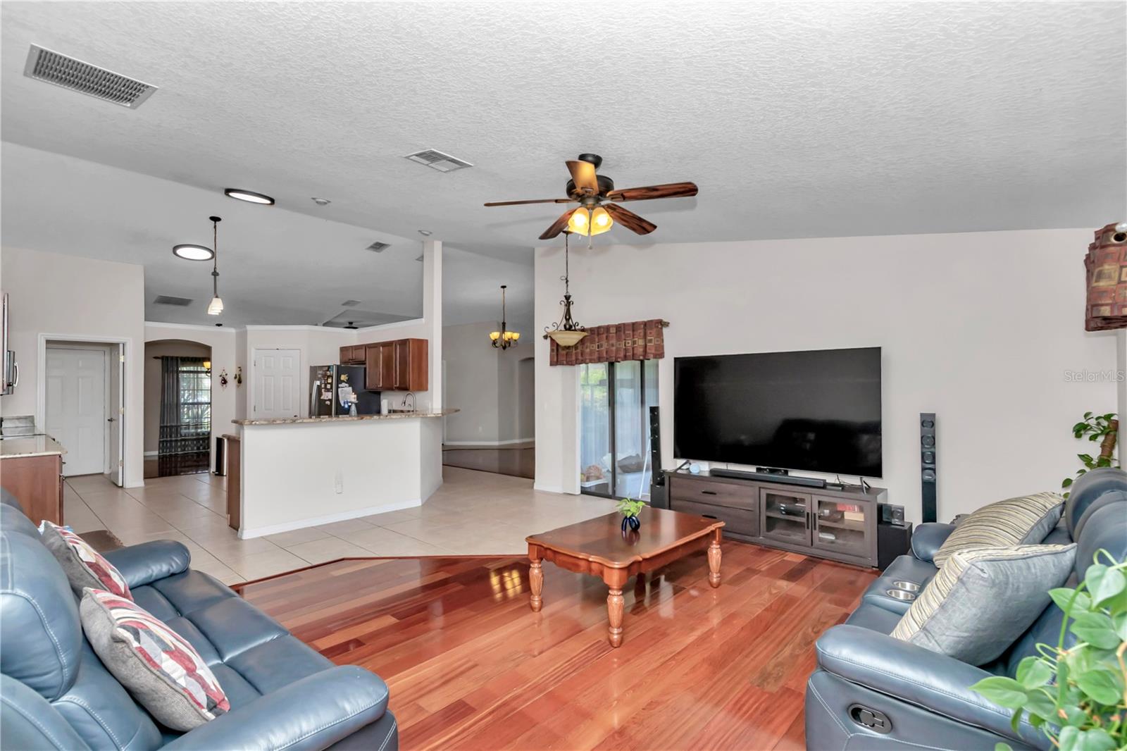 Image 37 of 45 For 4037 40th Street