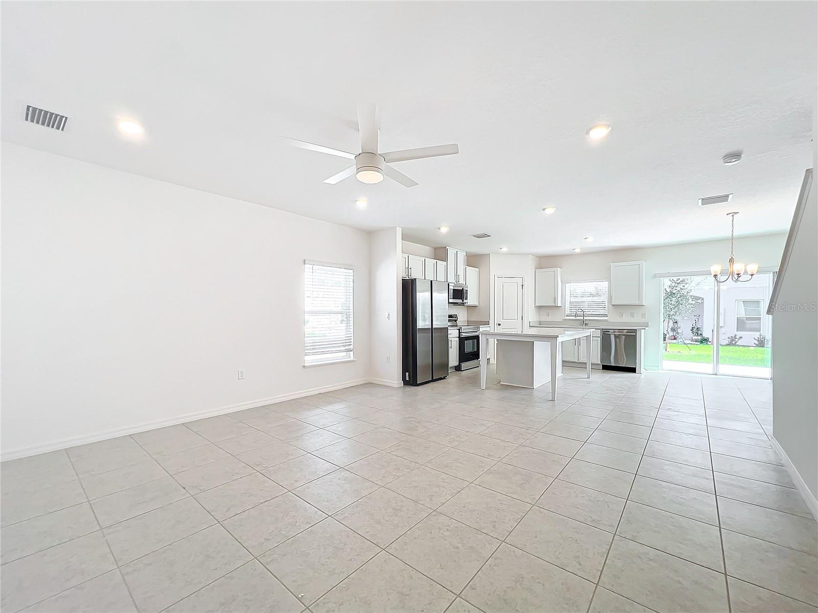 Image 12 of 54 For 3886 Academia Ave