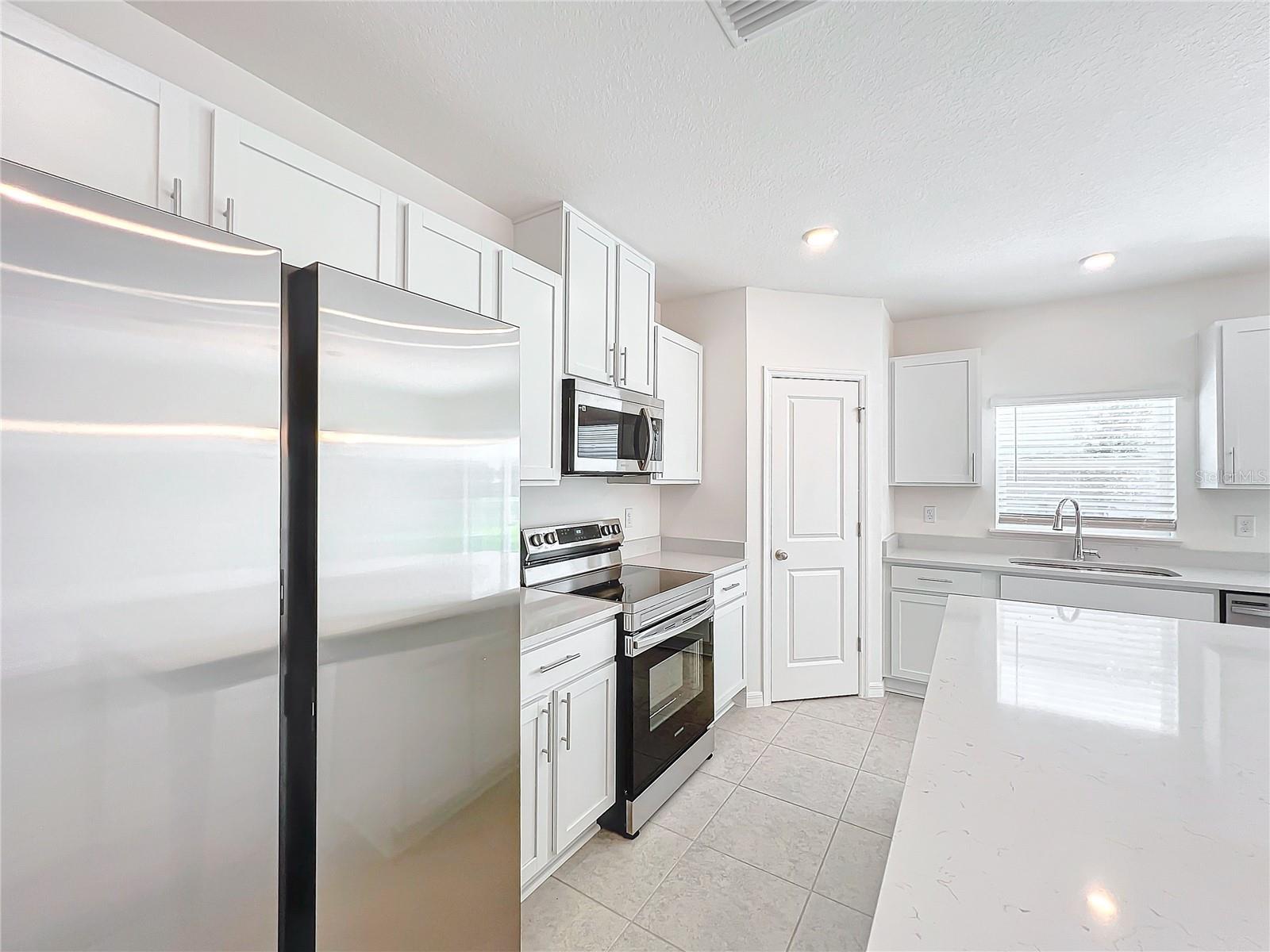 Image 15 of 54 For 3886 Academia Ave