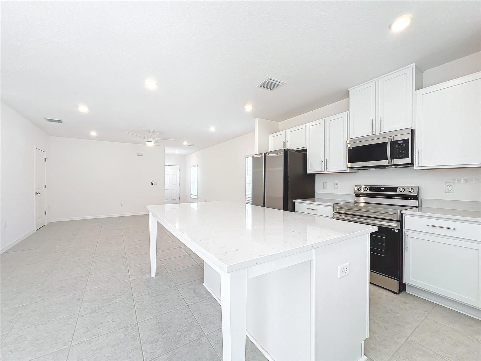 Image 19 of 54 For 3886 Academia Ave