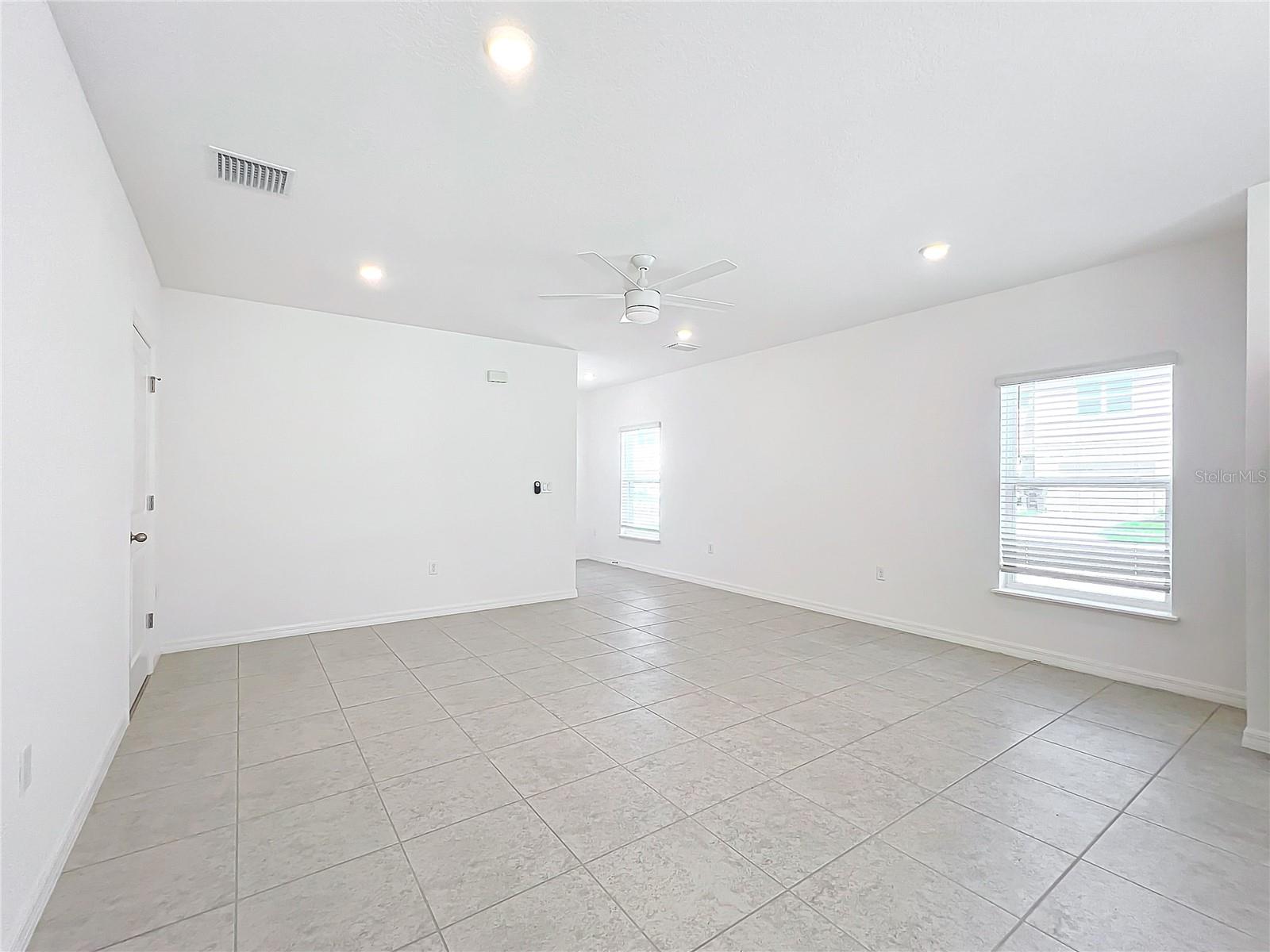 Image 21 of 54 For 3886 Academia Ave