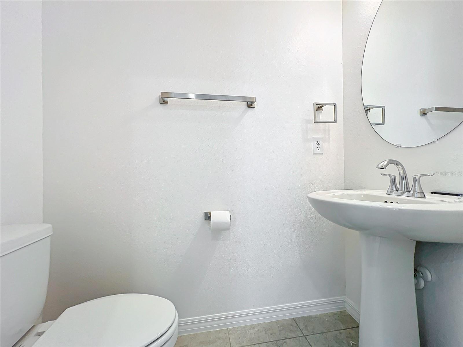 Image 23 of 54 For 3886 Academia Ave