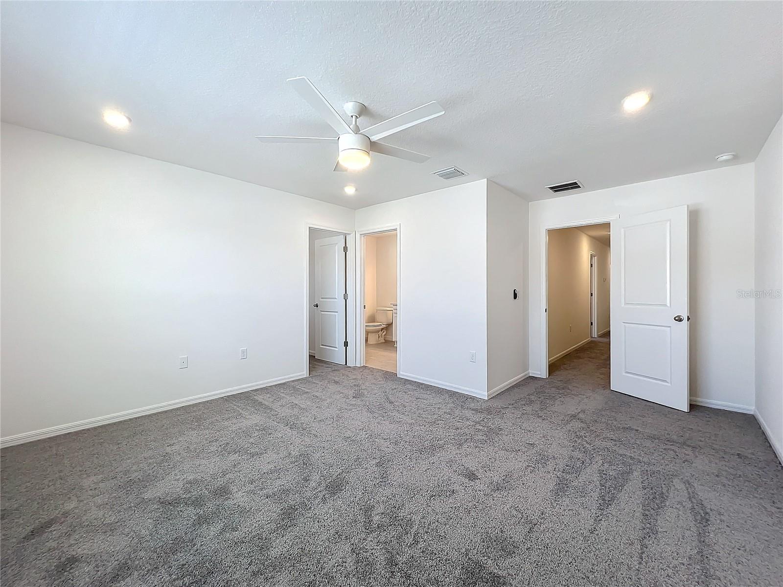 Image 26 of 54 For 3886 Academia Ave