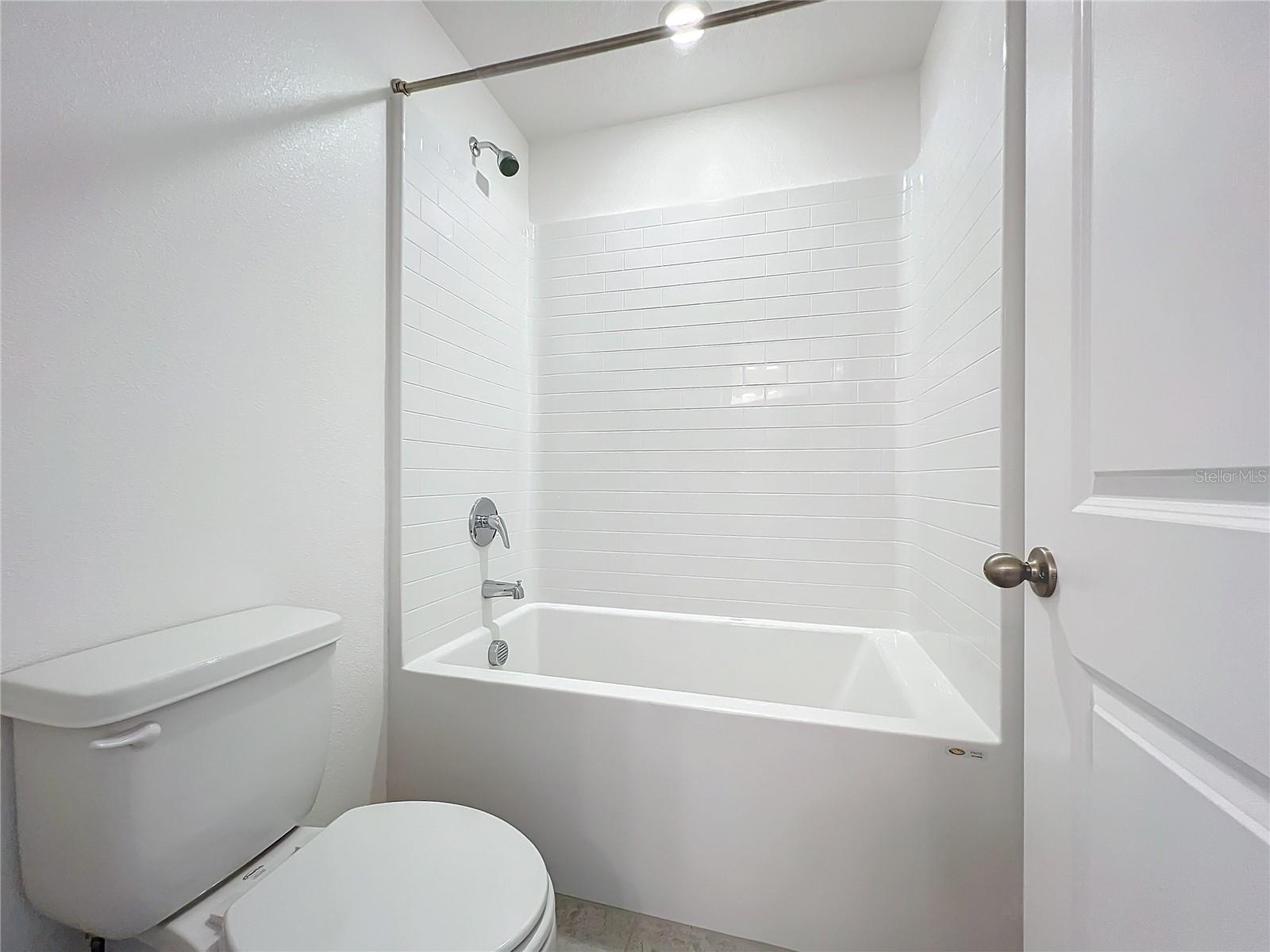 Image 34 of 54 For 3886 Academia Ave