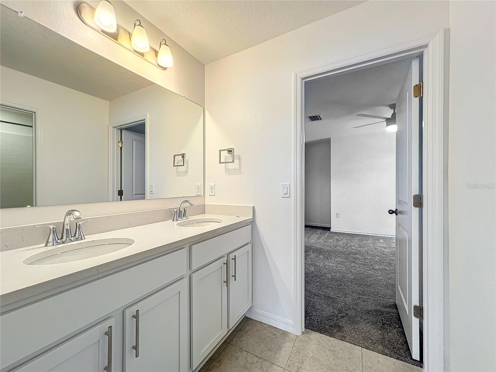 Image 35 of 54 For 3886 Academia Ave