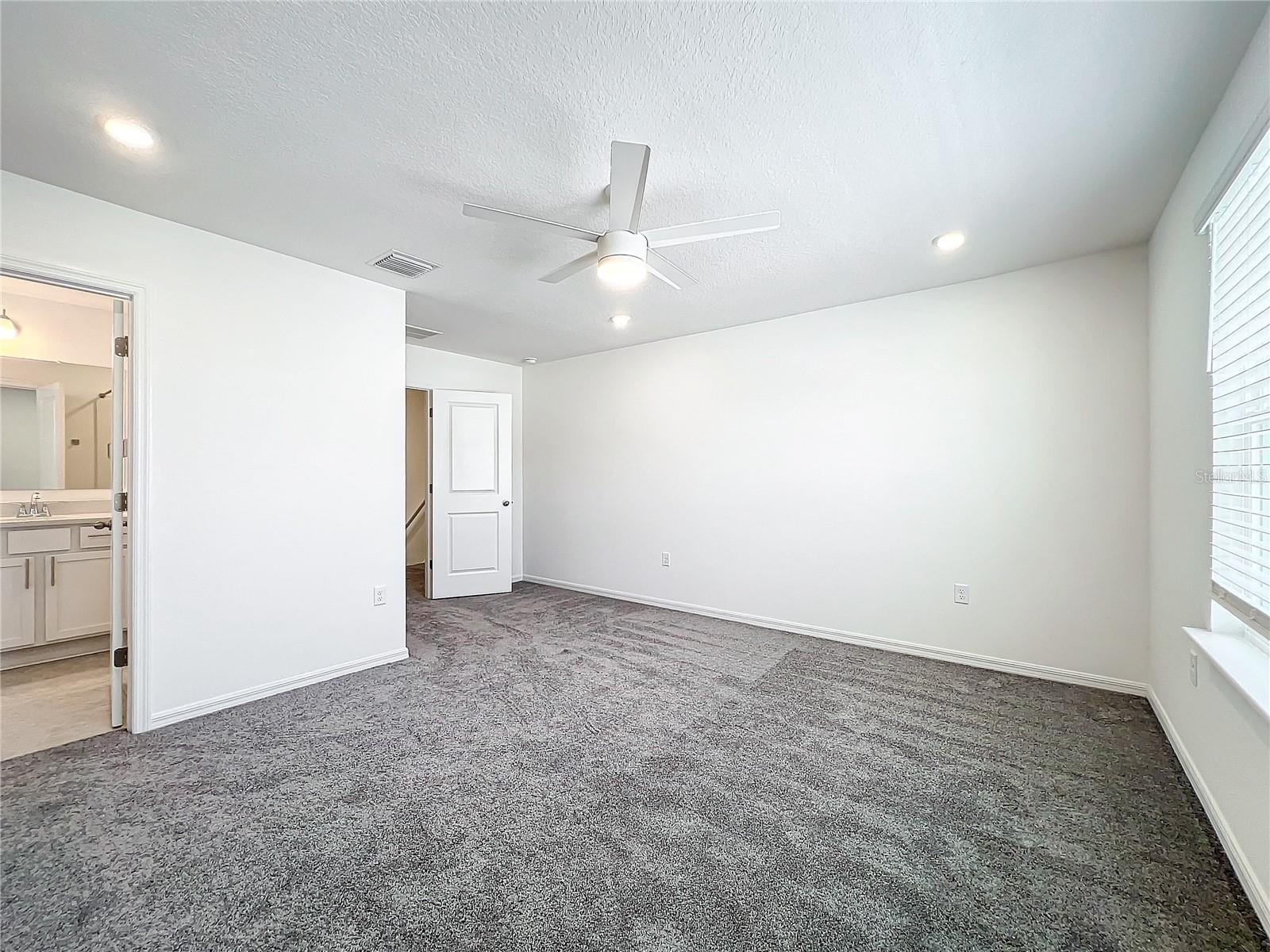 Image 37 of 54 For 3886 Academia Ave